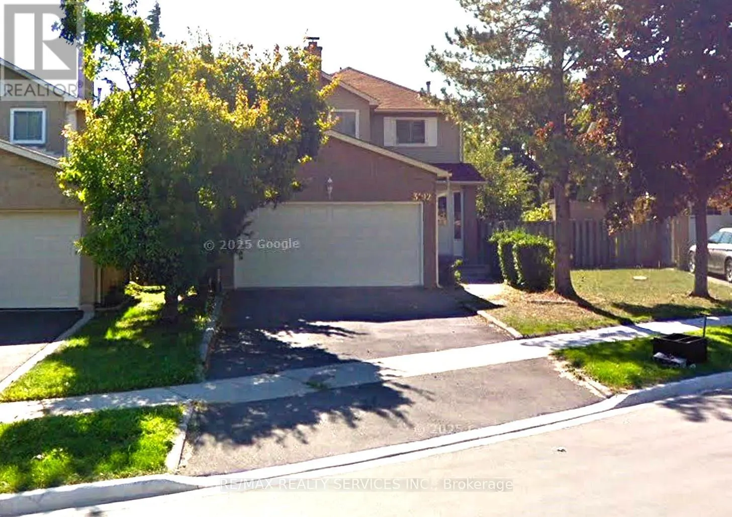 UPPER - 3192 CHAMBERLAIN COURT