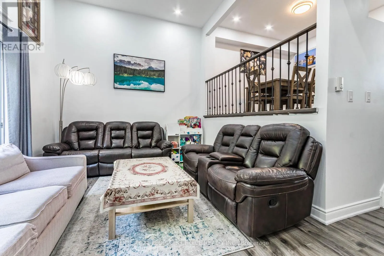 31 - 31 MCCALLUM COURT N