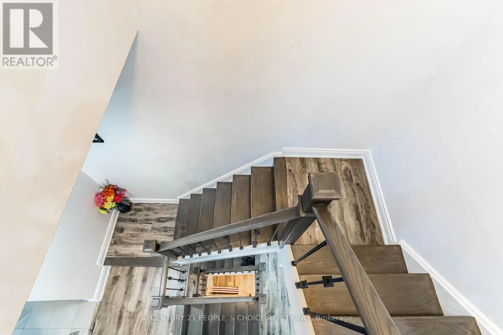 31 - 31 MCCALLUM COURT N