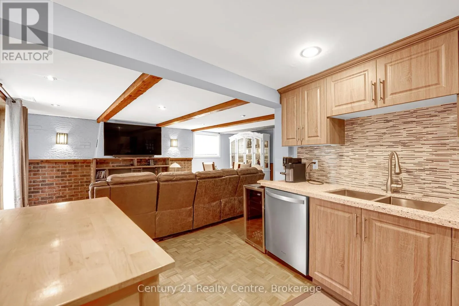 3233 MONICA DRIVE