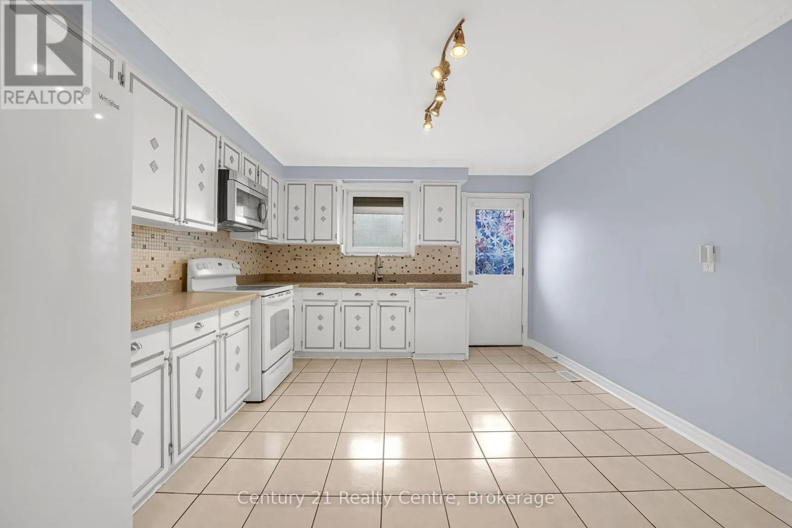 3233 MONICA DRIVE