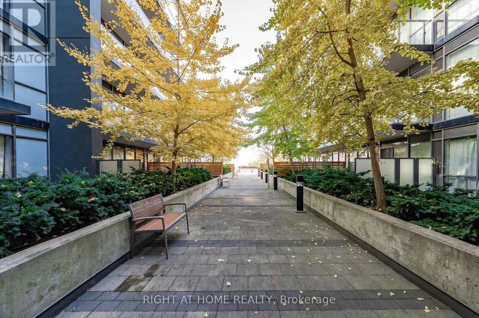 917 - 15 JAMES FINLAY WAY