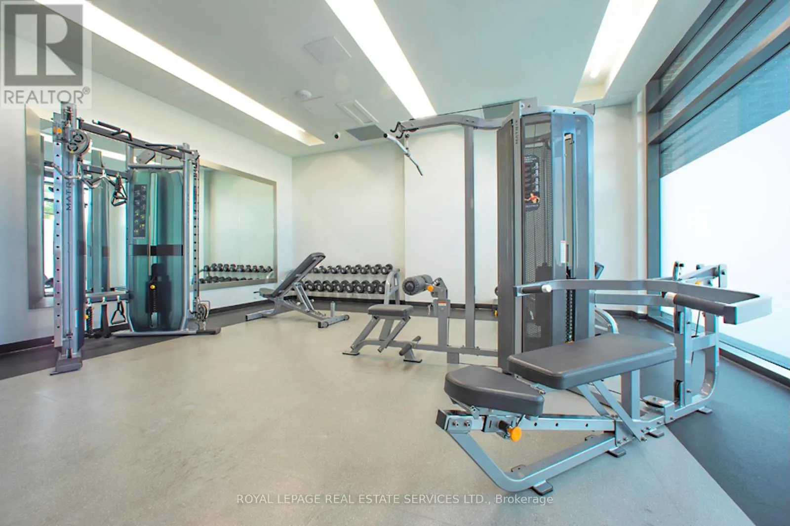 422 - 3385 DUNDAS STREET W