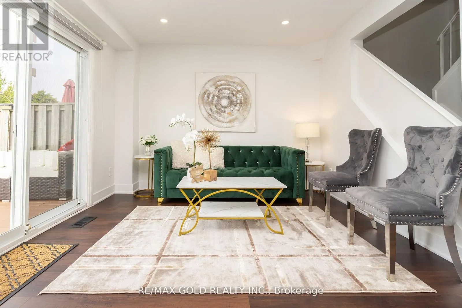 11 JASMINE SQUARE