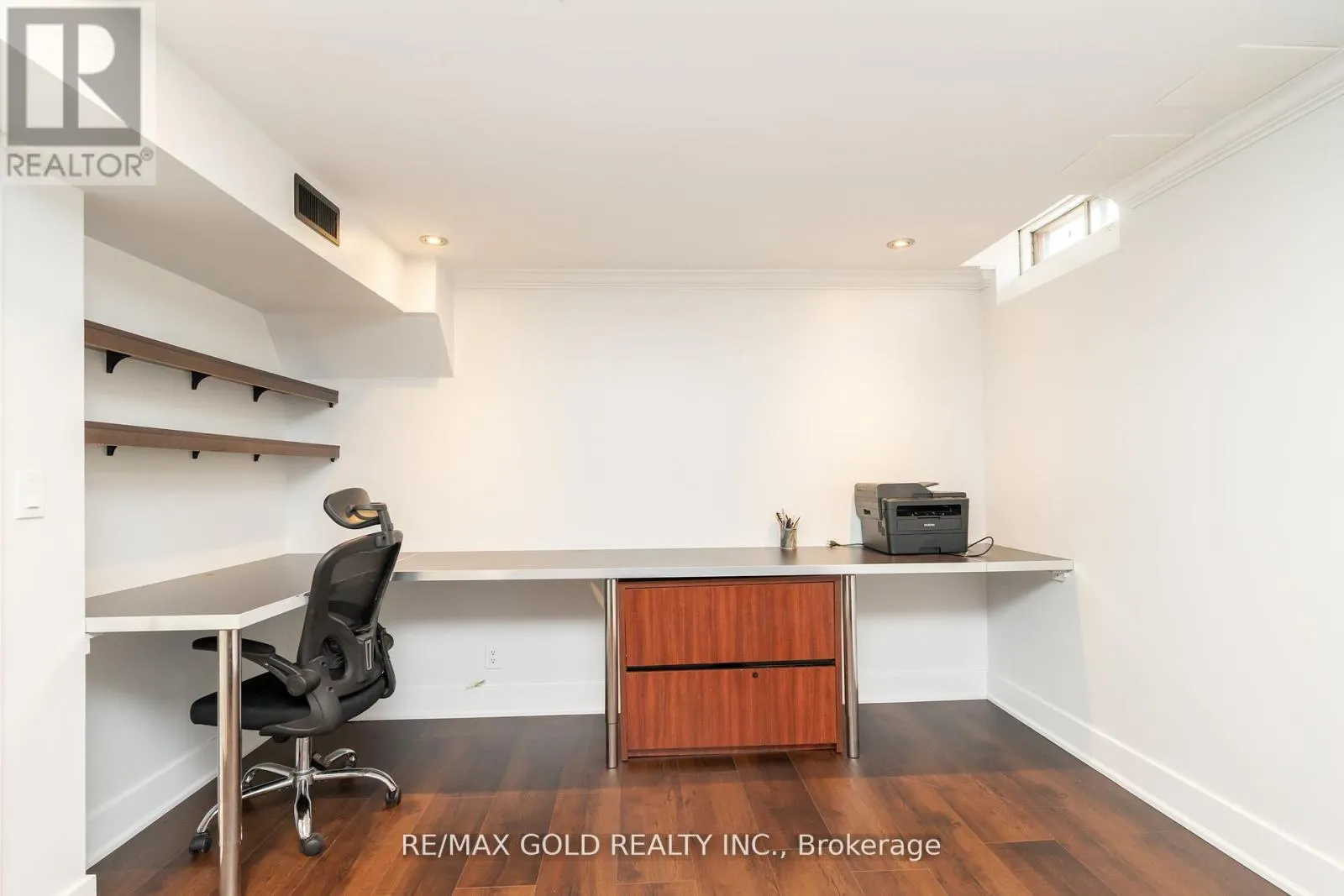 11 JASMINE SQUARE