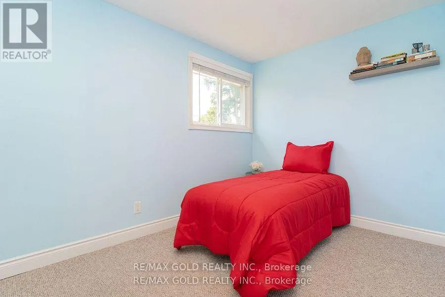 10 BROOKDALE CRESCENT