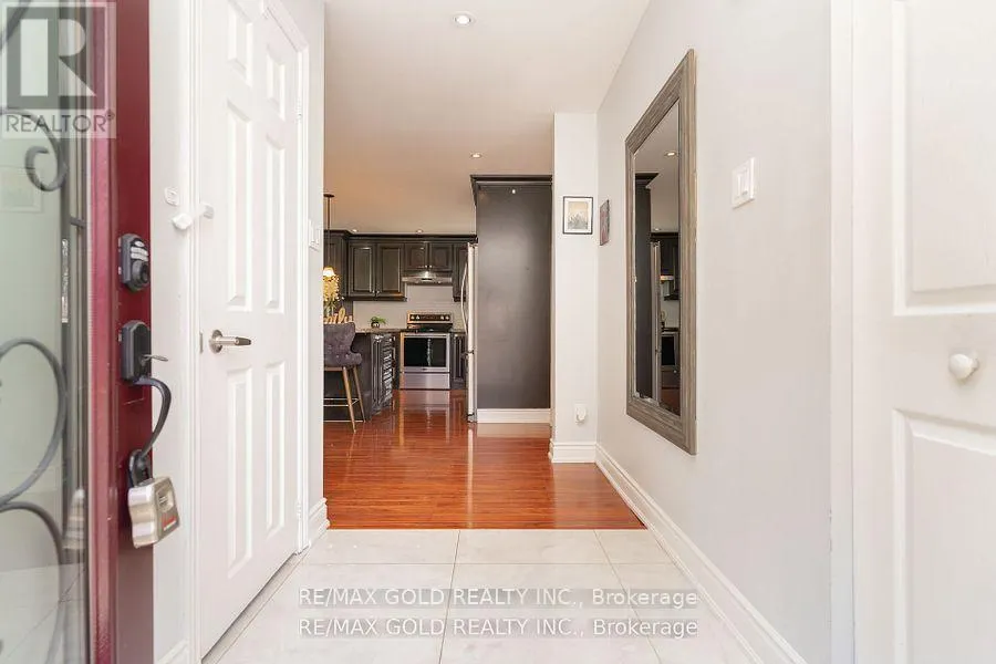 10 BROOKDALE CRESCENT