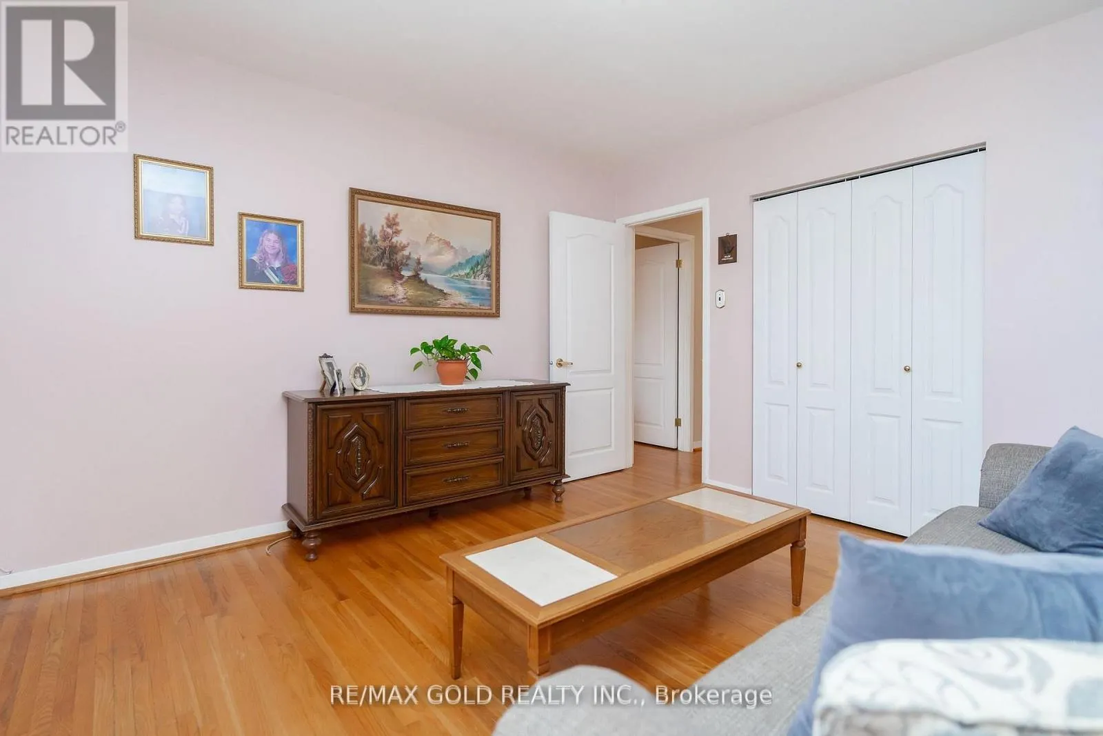 57 CATHCART CRESCENT