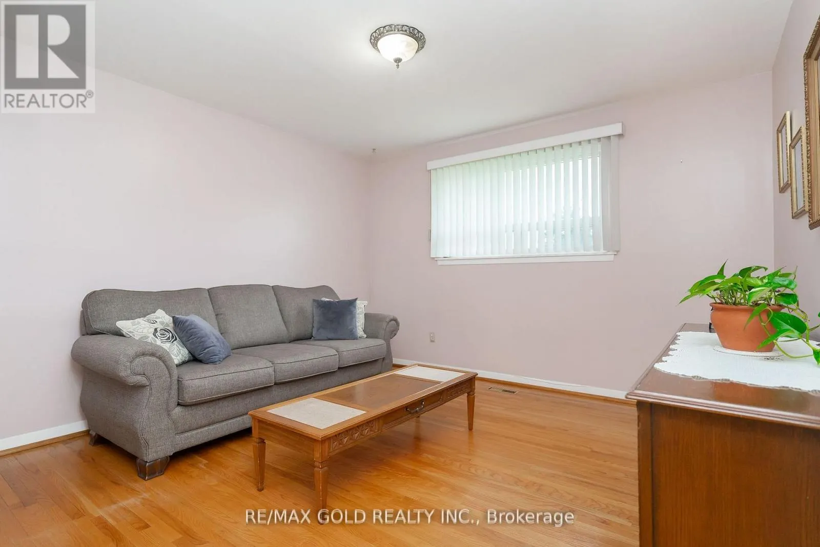 57 CATHCART CRESCENT
