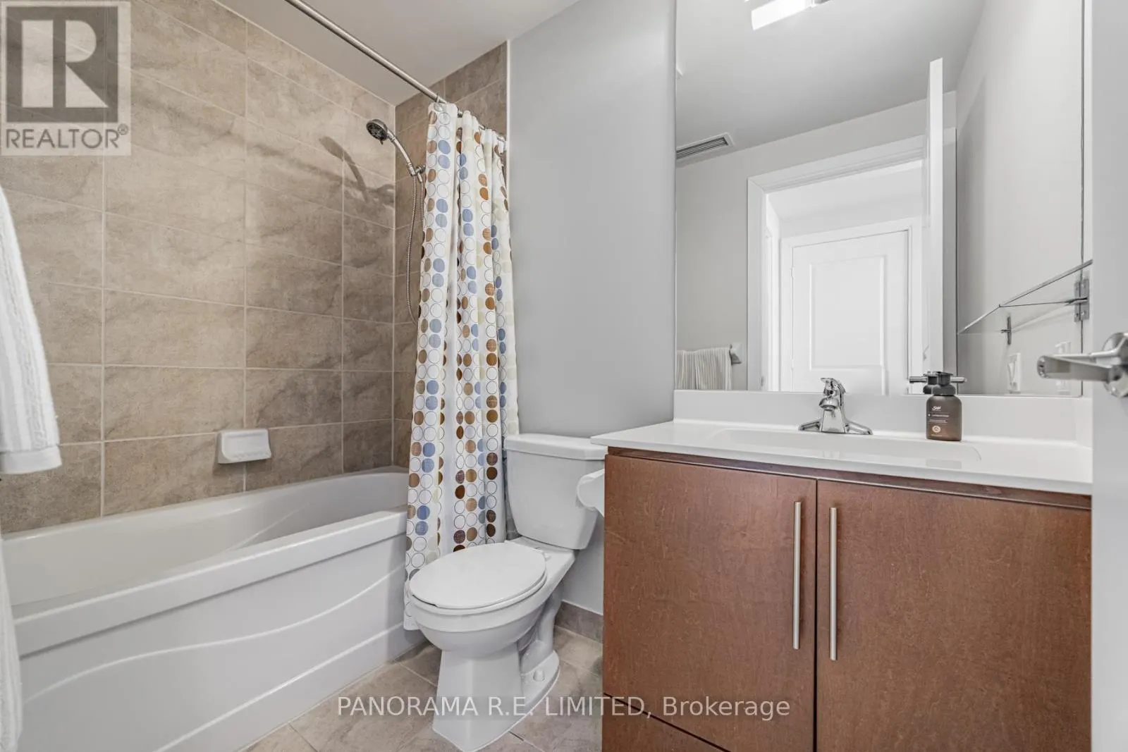 203 - 330 BURNHAMTHORPE ROAD W