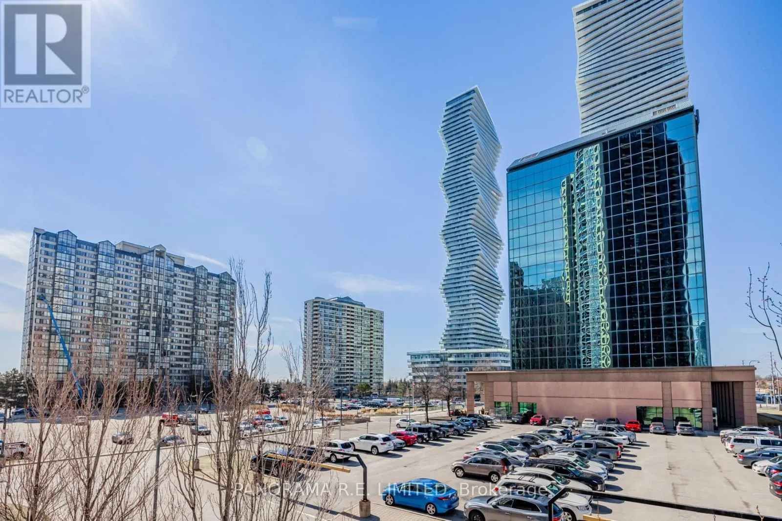 203 - 330 BURNHAMTHORPE ROAD W