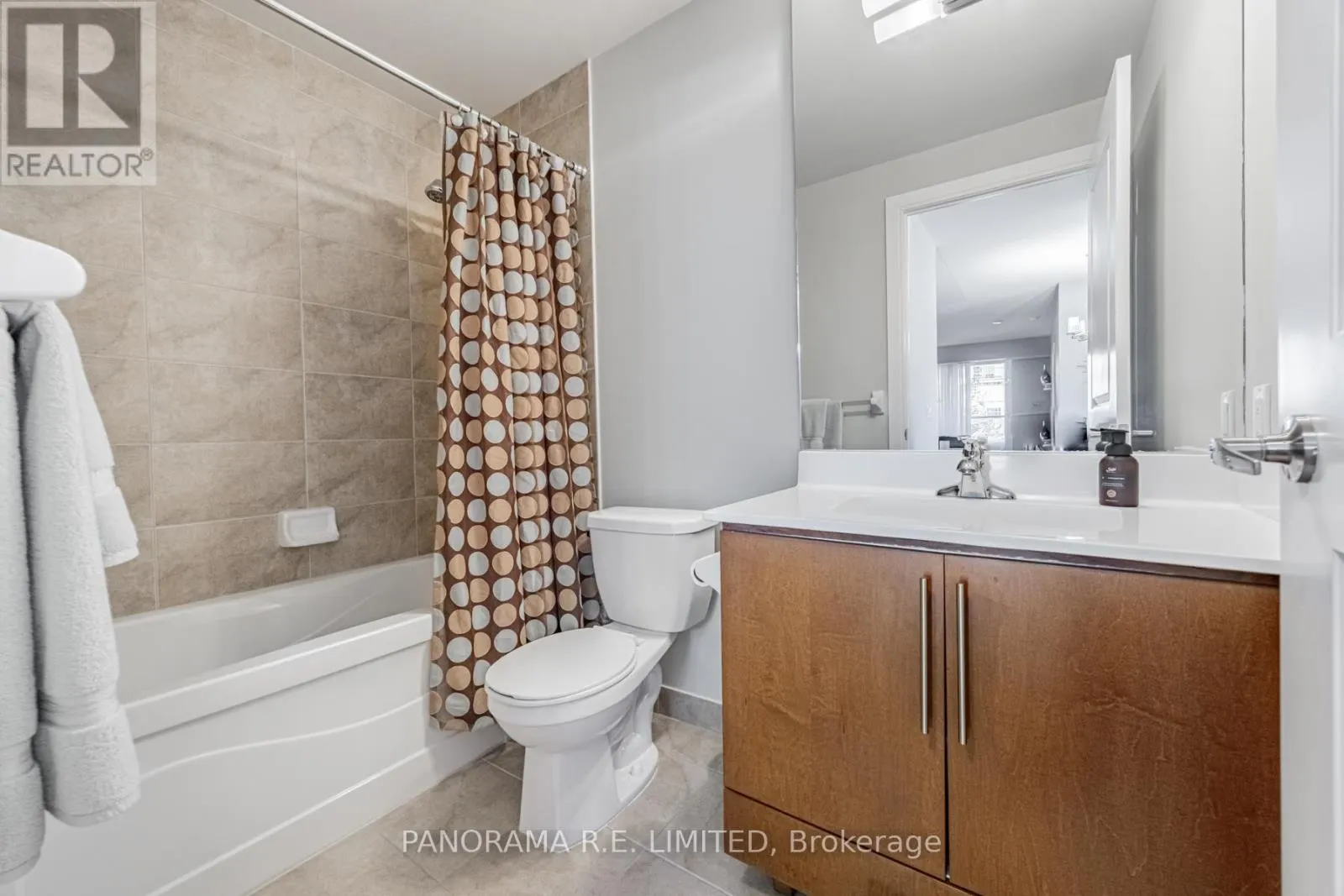 203 - 330 BURNHAMTHORPE ROAD W