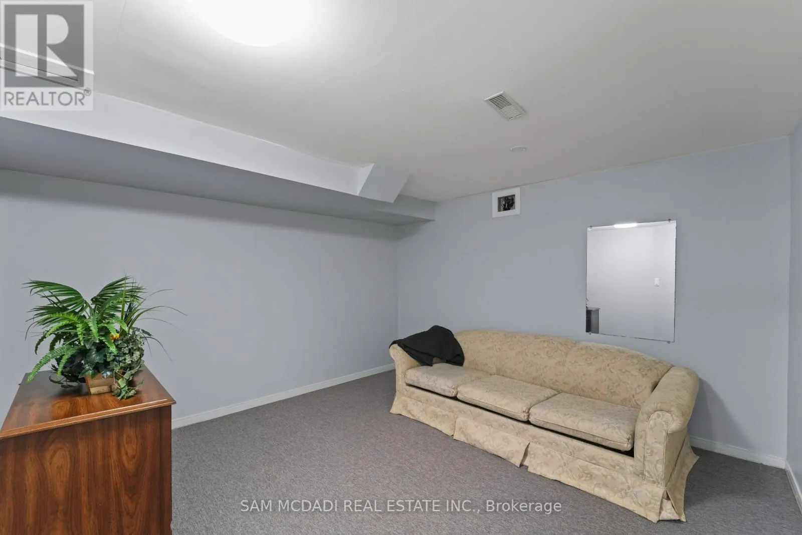2032 SHANNON DRIVE