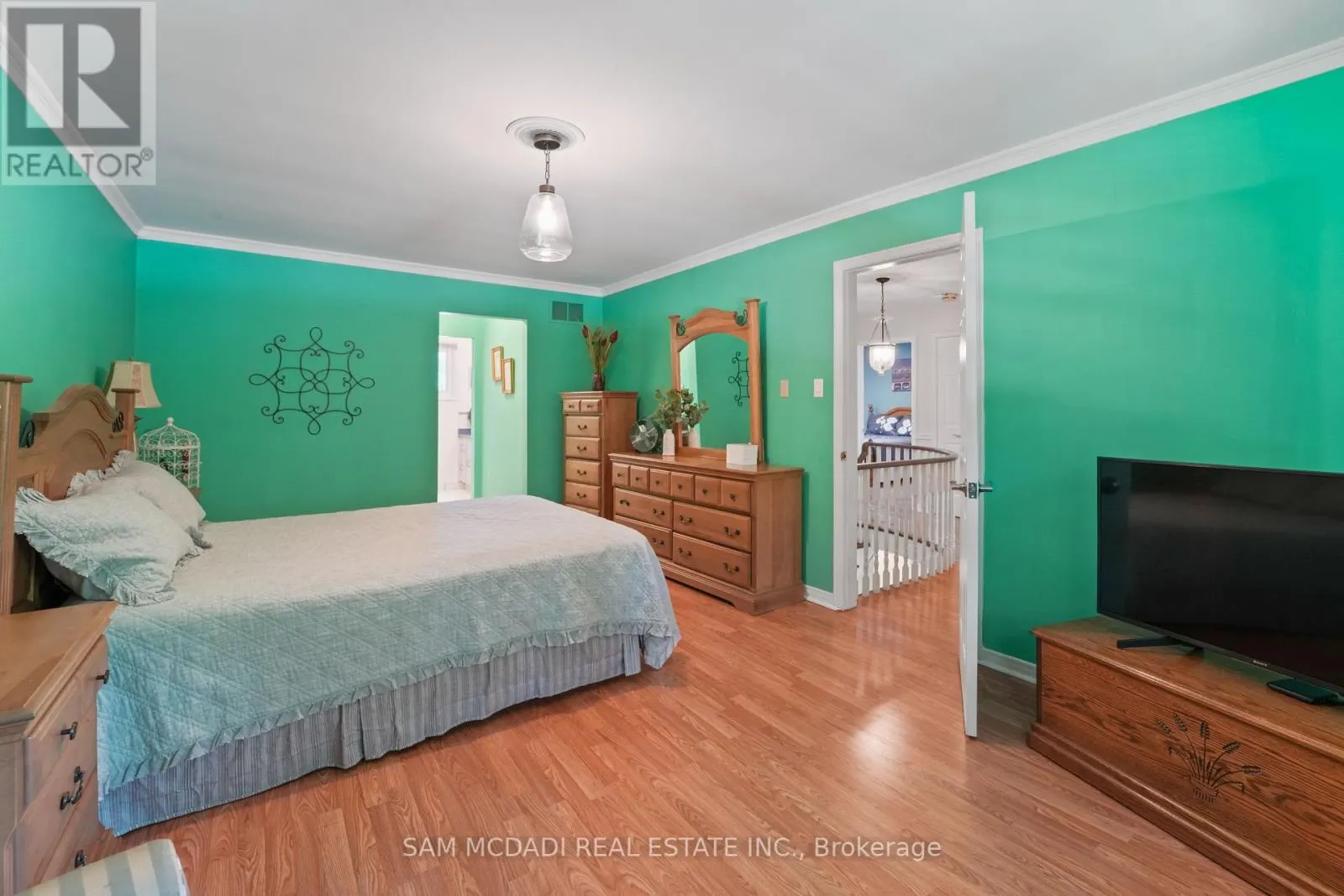 2032 SHANNON DRIVE