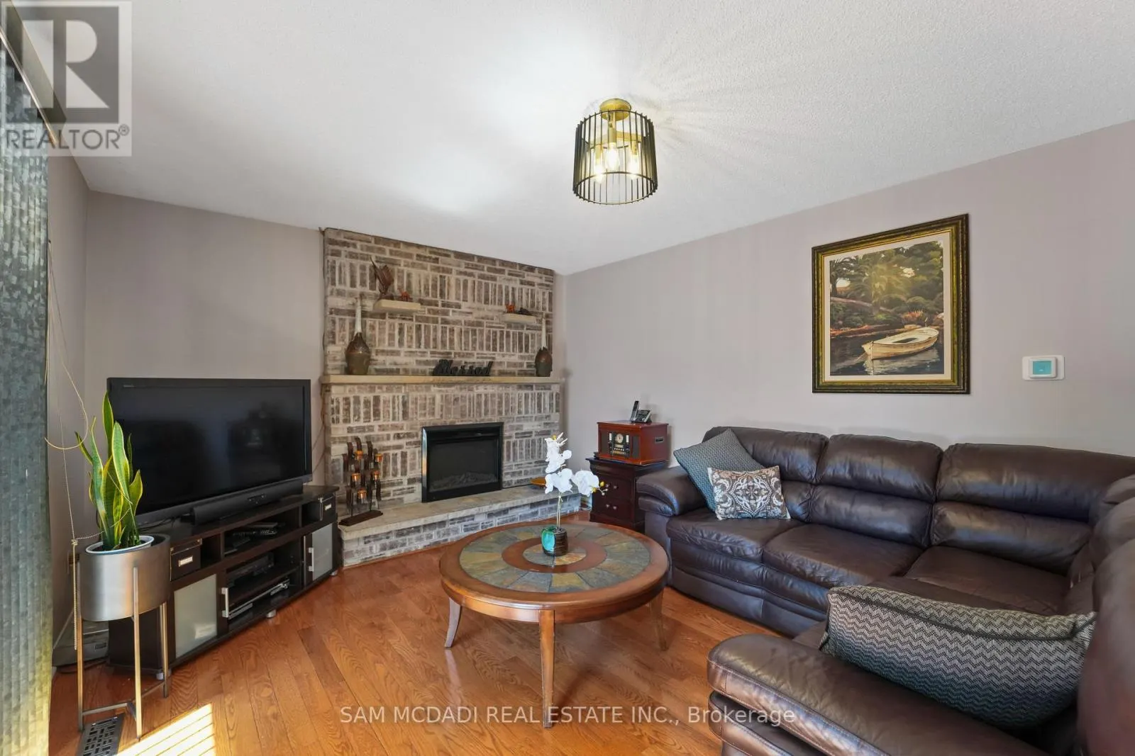 2032 SHANNON DRIVE
