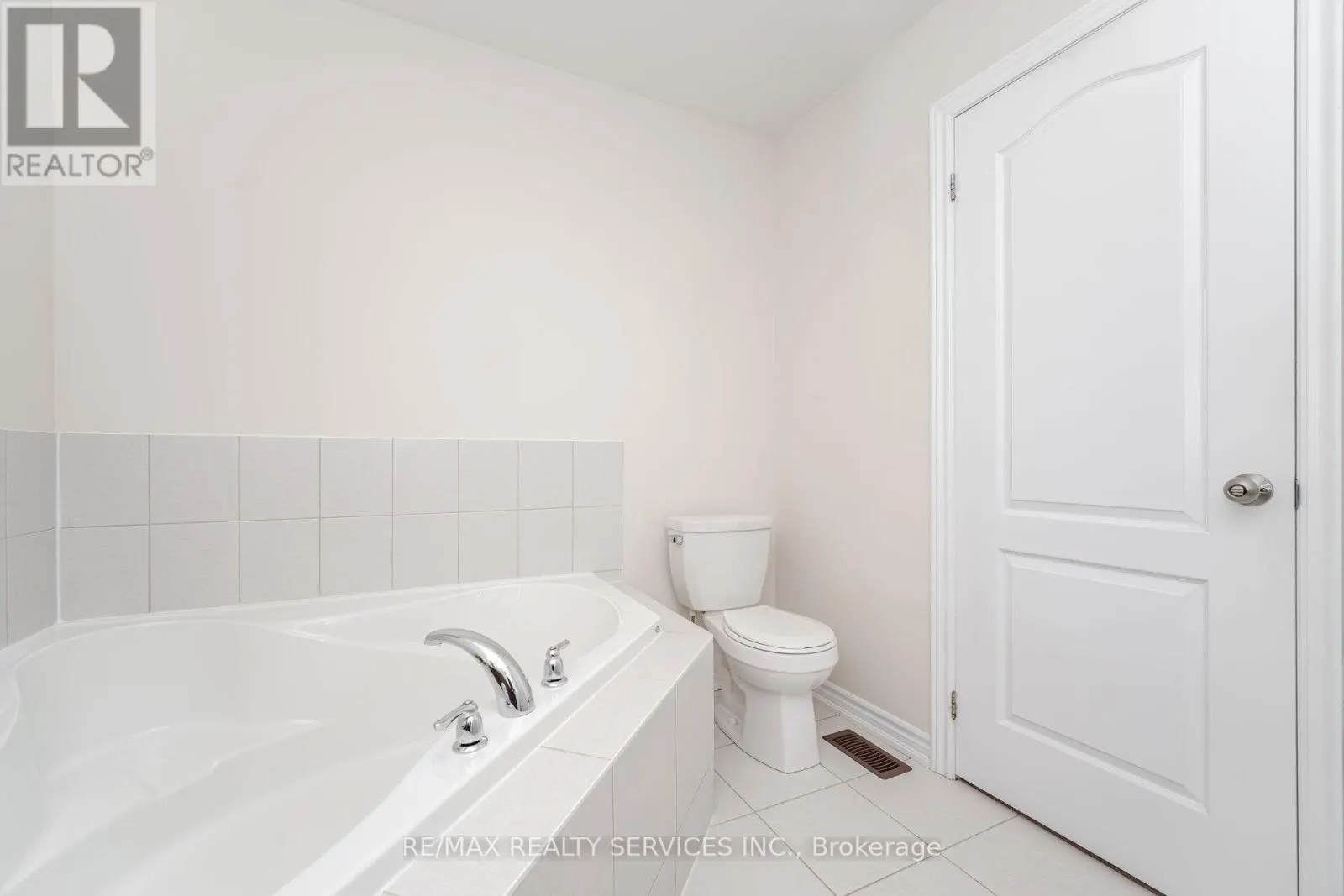 21 COSBURY LANE