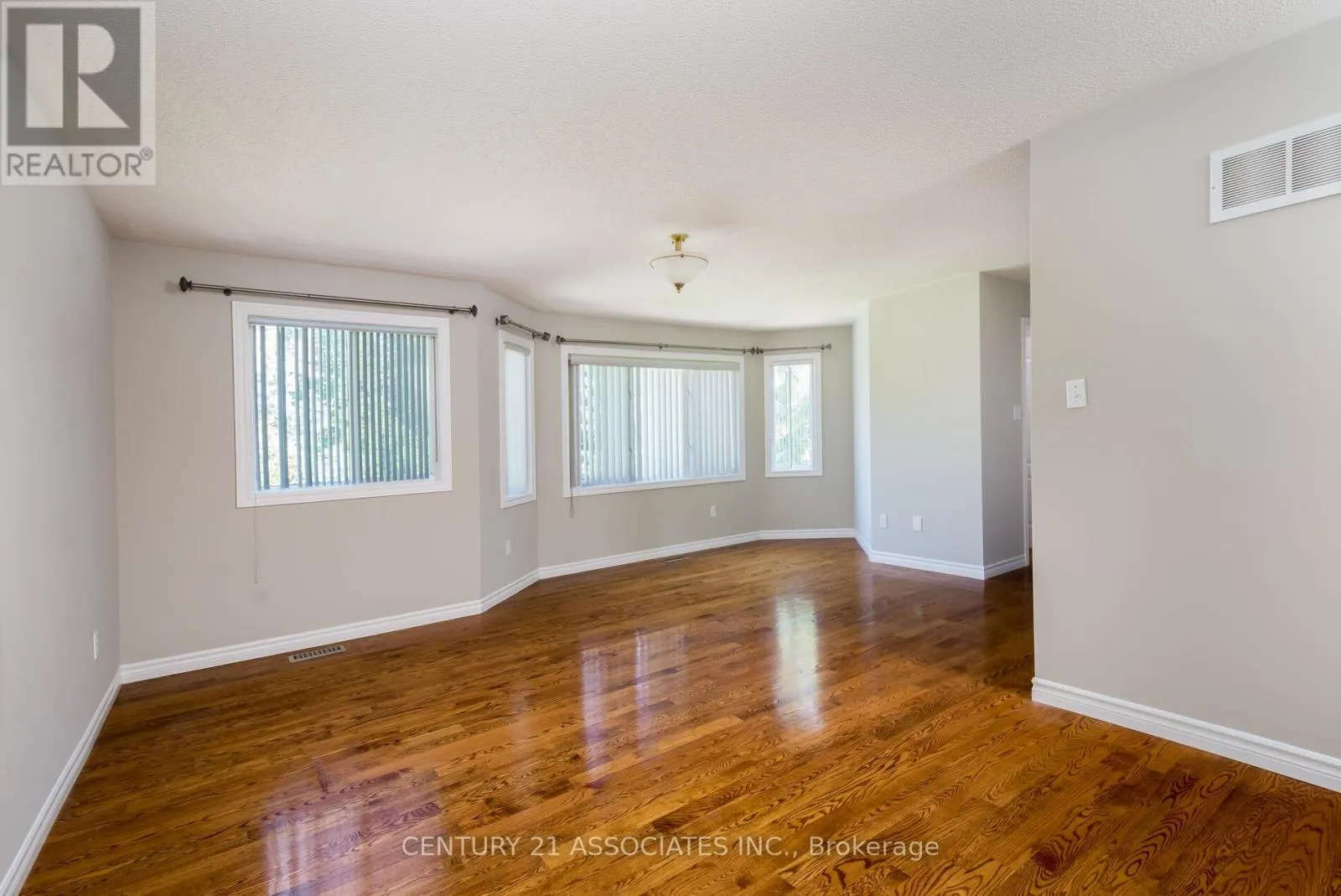 5351 QUARTERMAIN CRESCENT