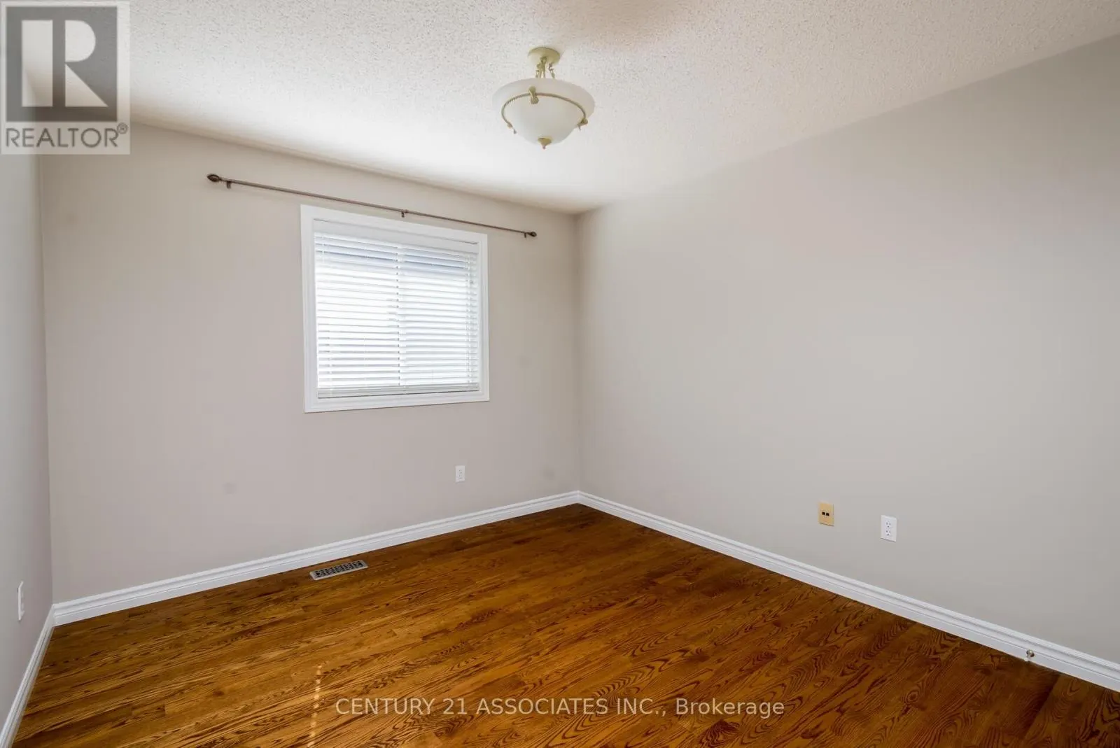 5351 QUARTERMAIN CRESCENT