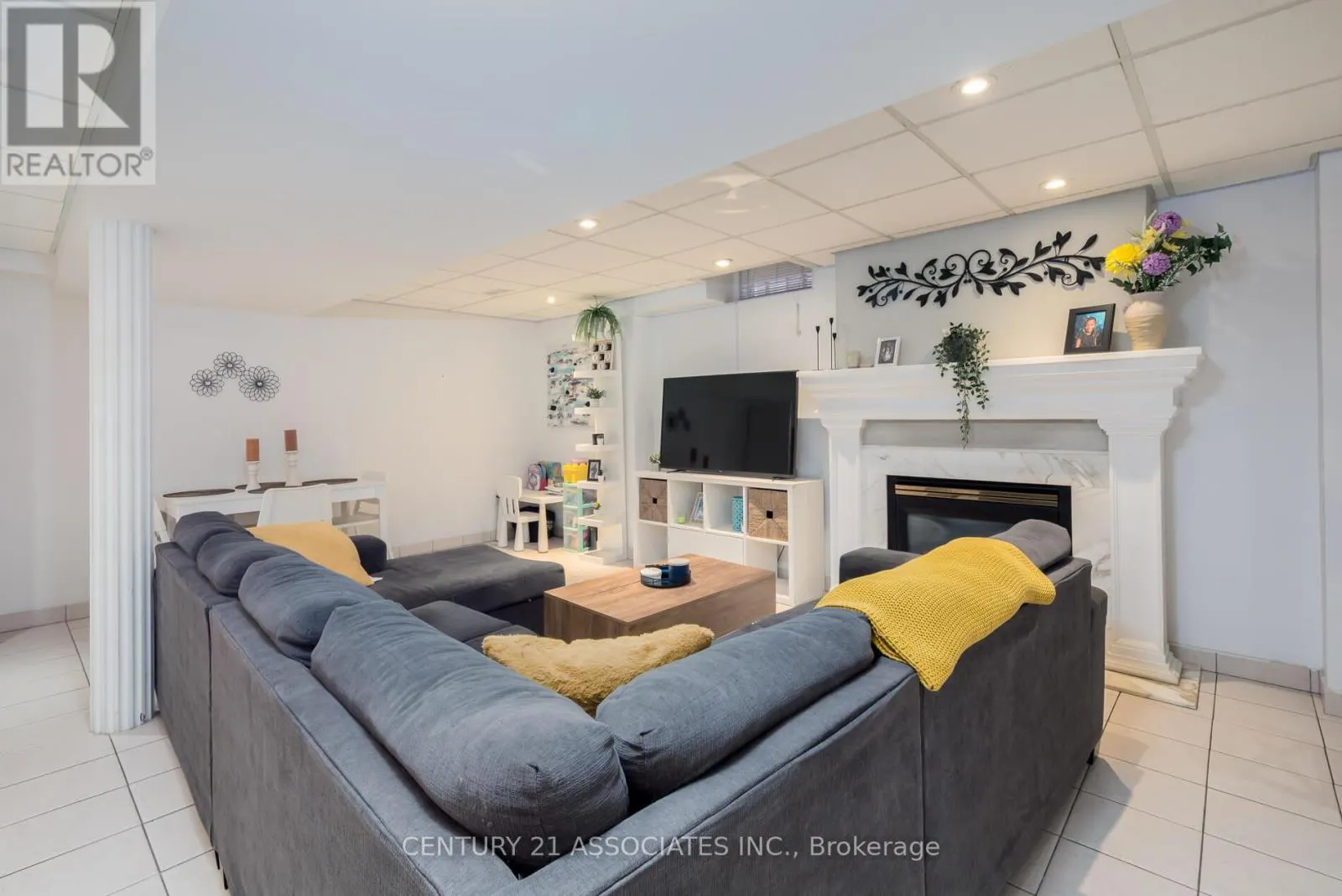5351 QUARTERMAIN CRESCENT