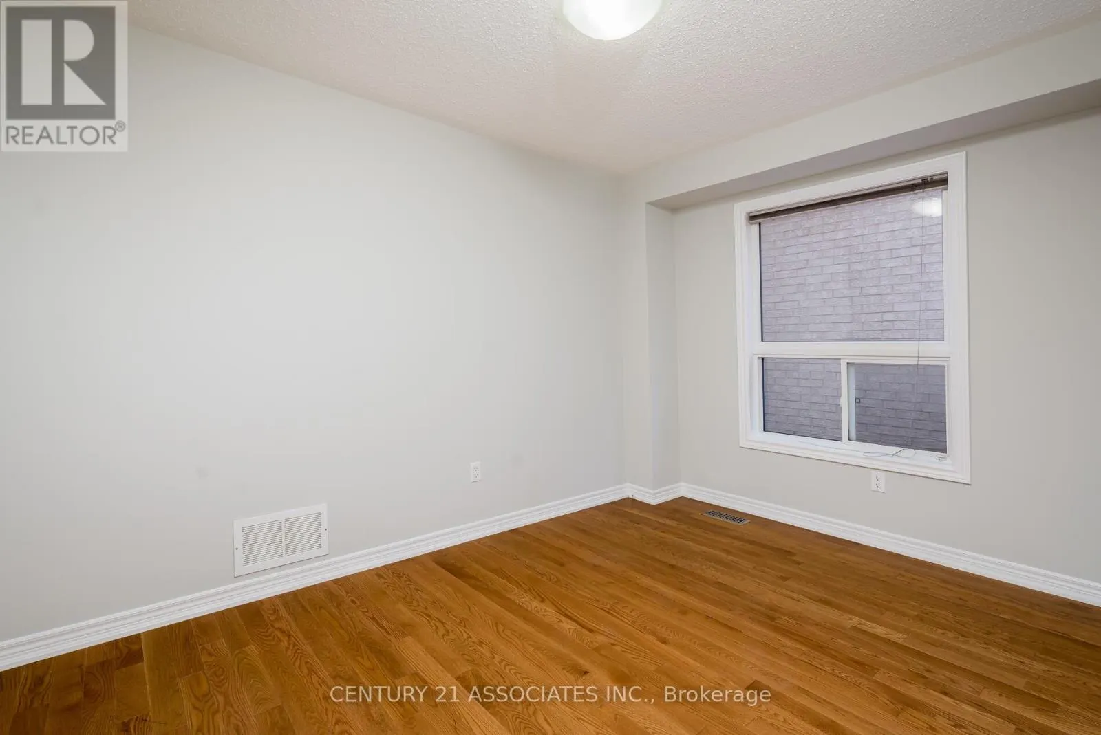 5351 QUARTERMAIN CRESCENT