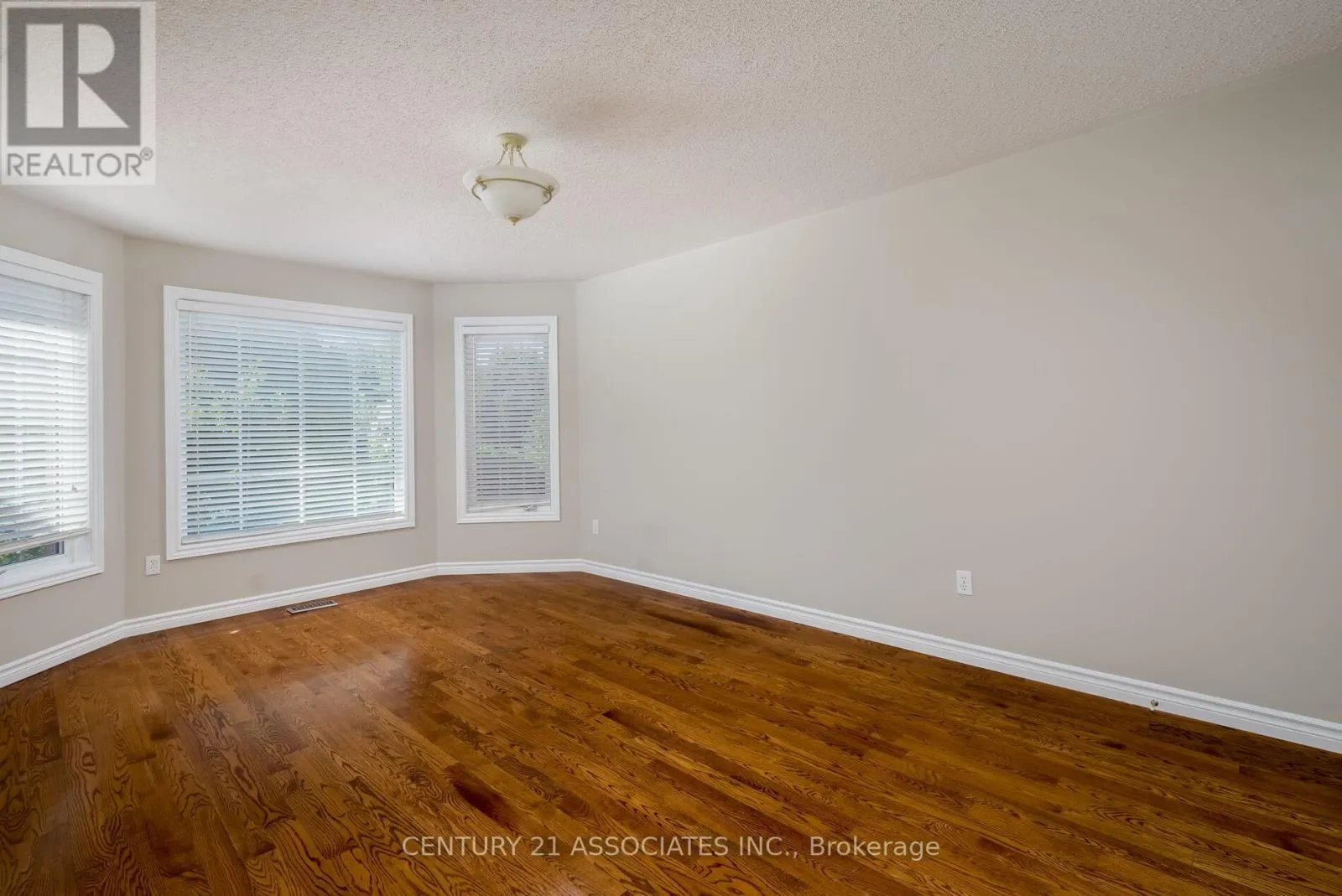5351 QUARTERMAIN CRESCENT
