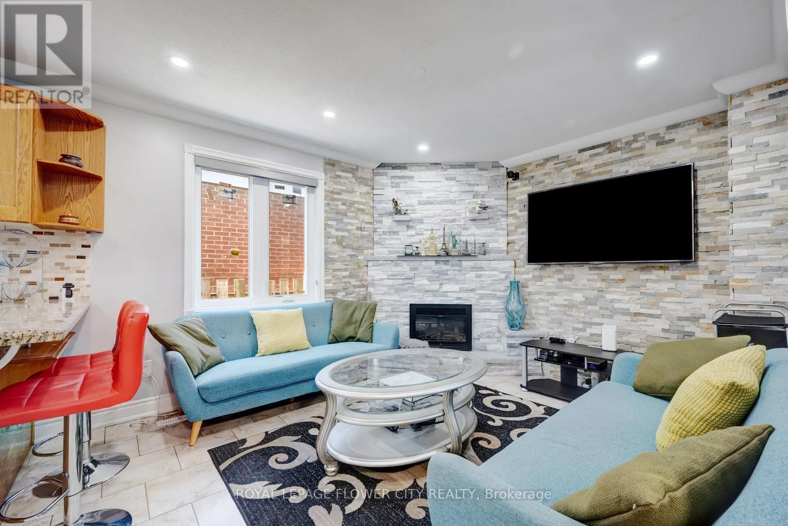 27 DENLOW DRIVE