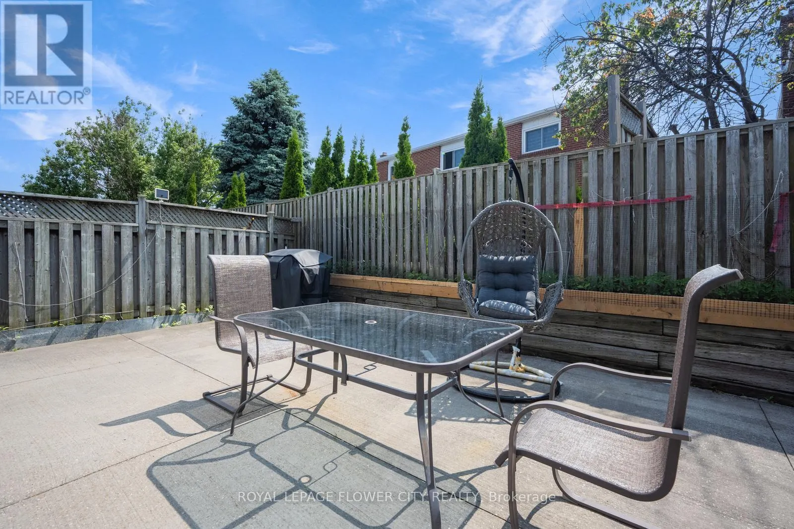 27 DENLOW DRIVE