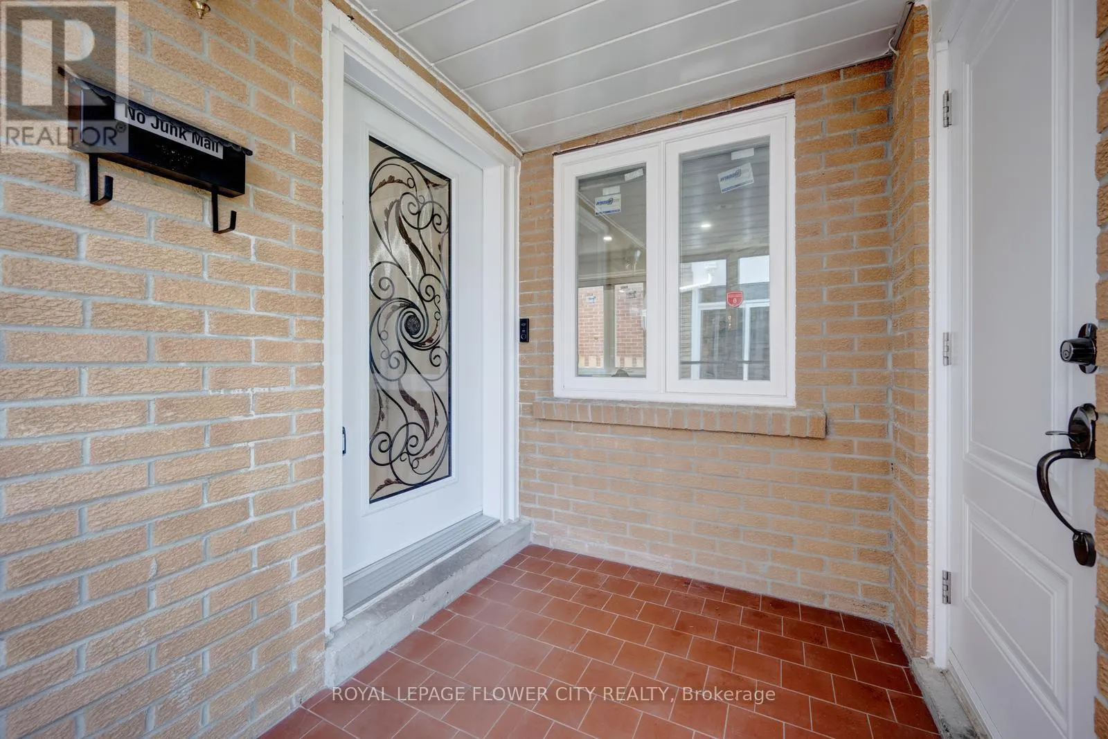 27 DENLOW DRIVE