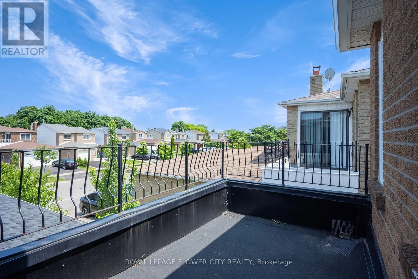 27 DENLOW DRIVE