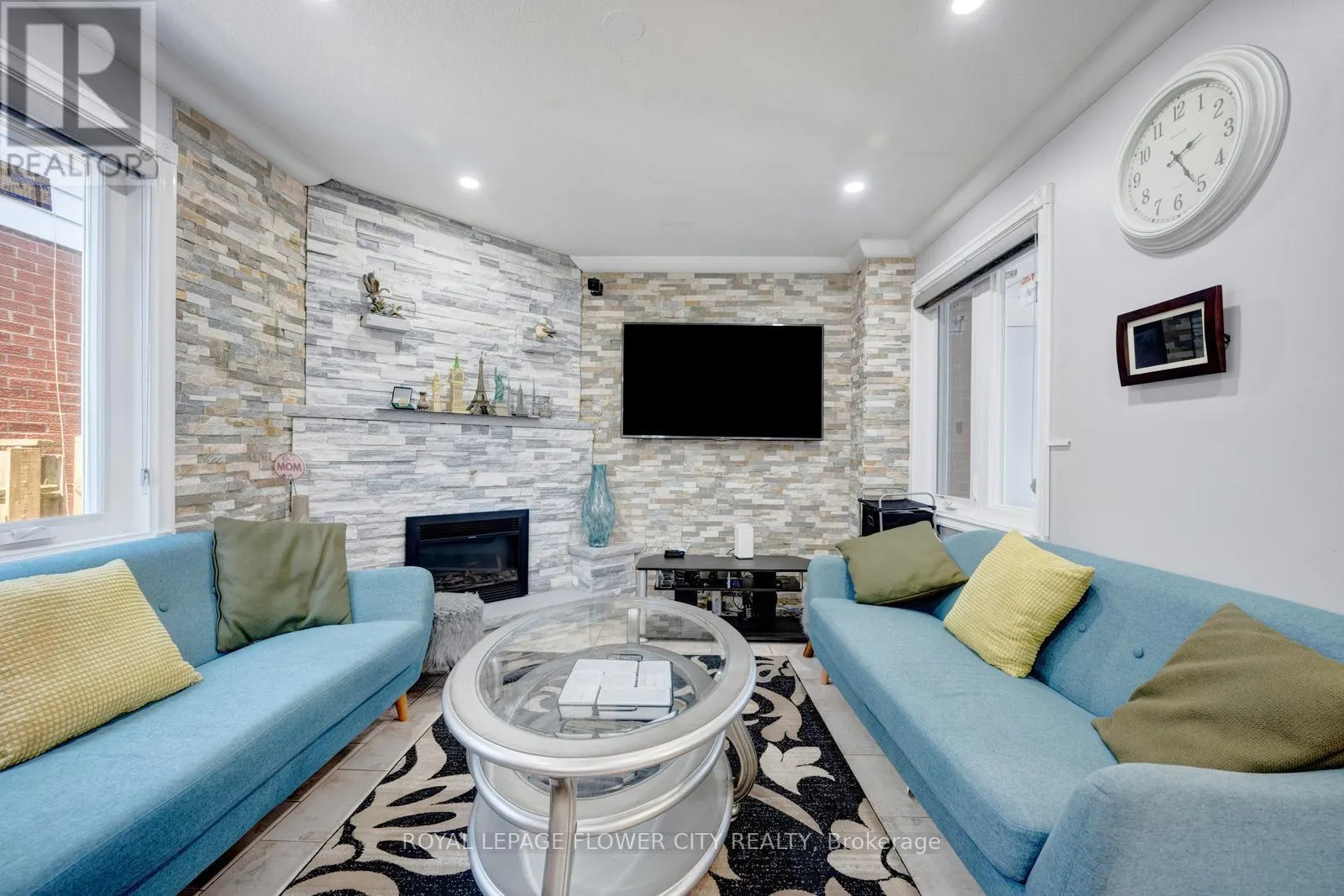 27 DENLOW DRIVE