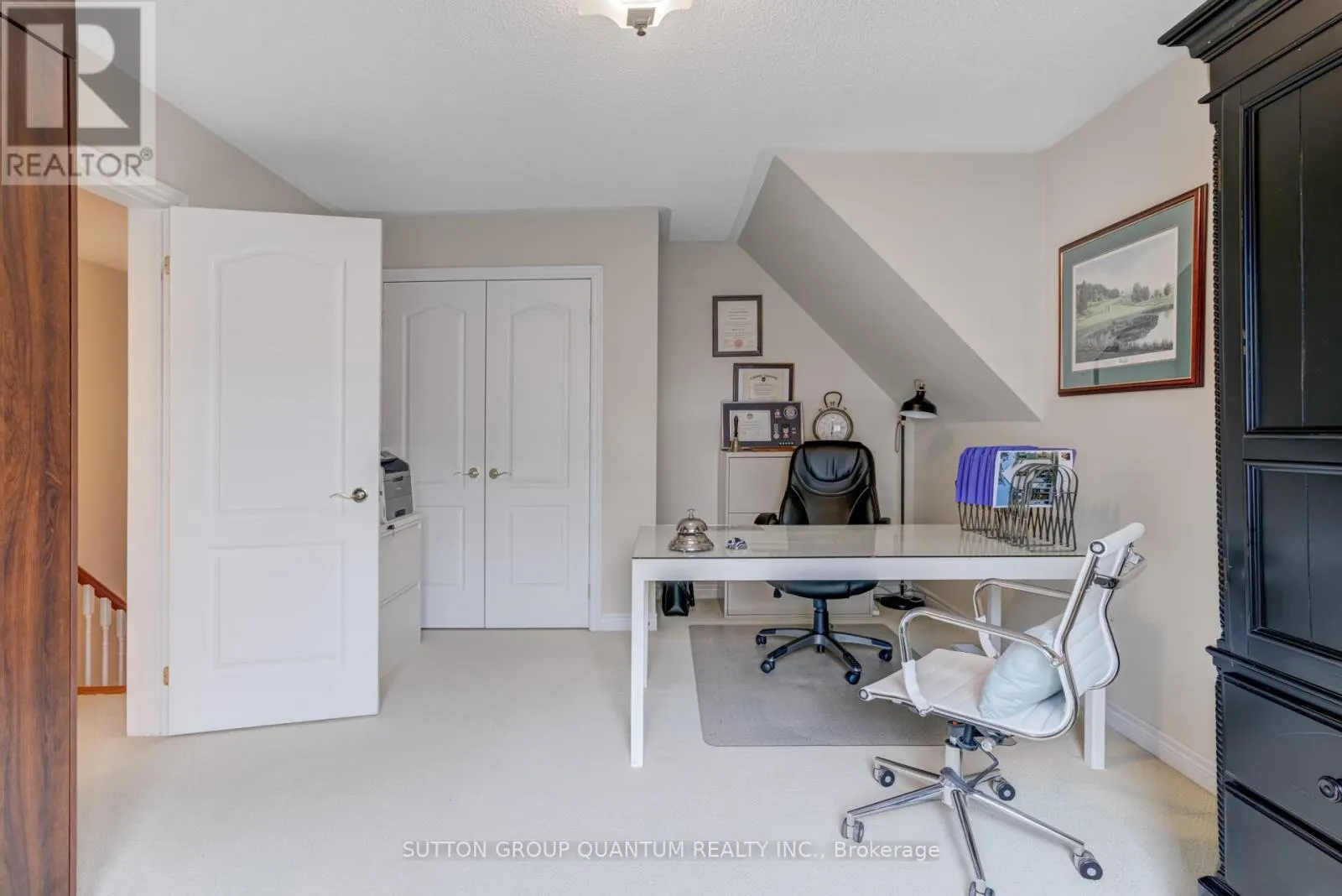2372 RAVINE GATE
