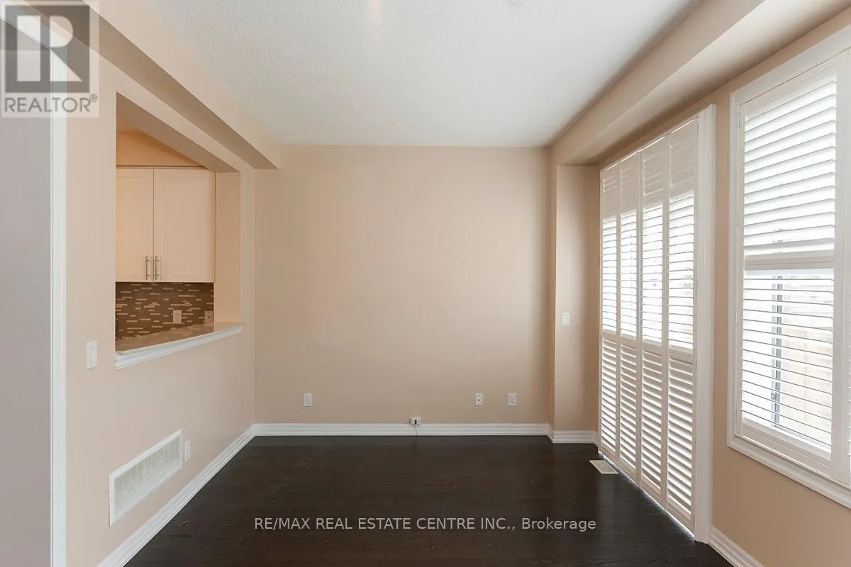 83 HANSON CRESCENT