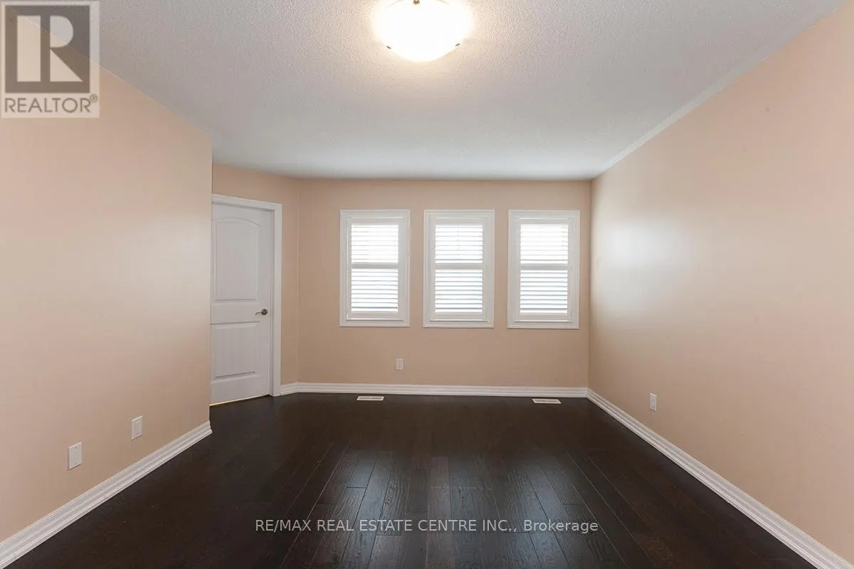 83 HANSON CRESCENT