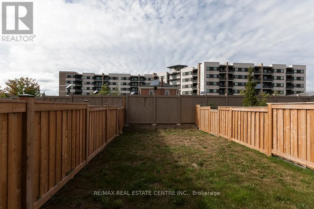 83 HANSON CRESCENT