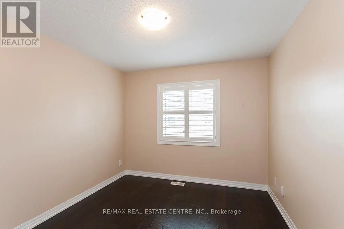 83 HANSON CRESCENT