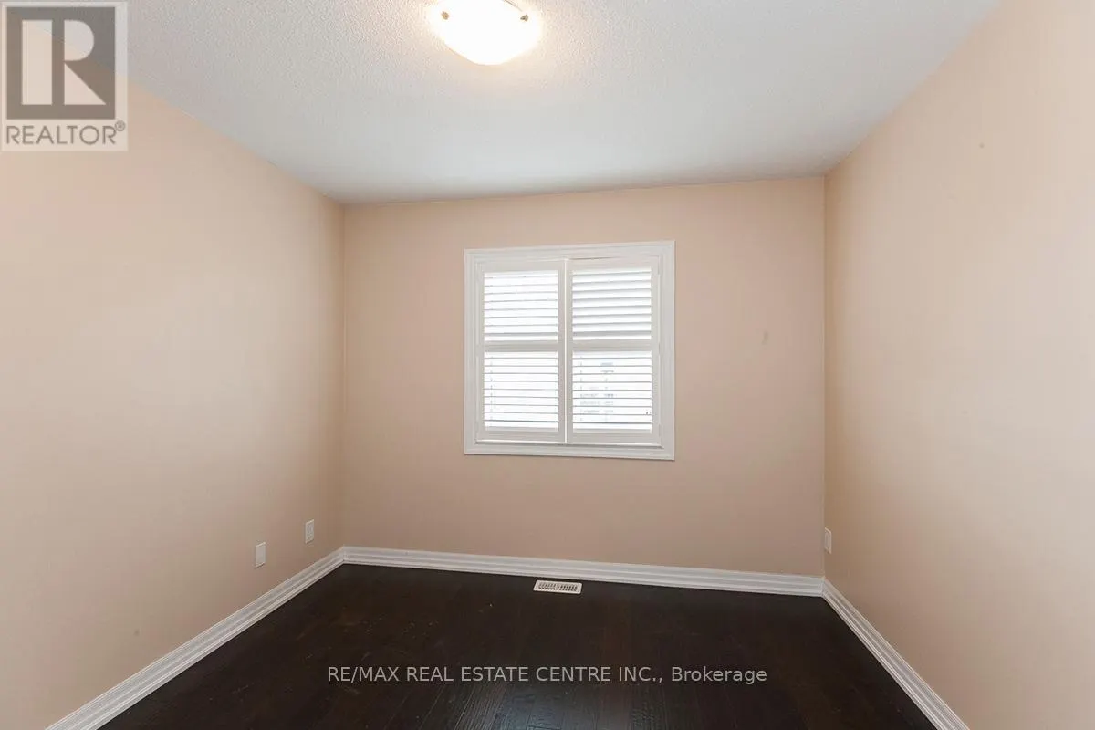 83 HANSON CRESCENT