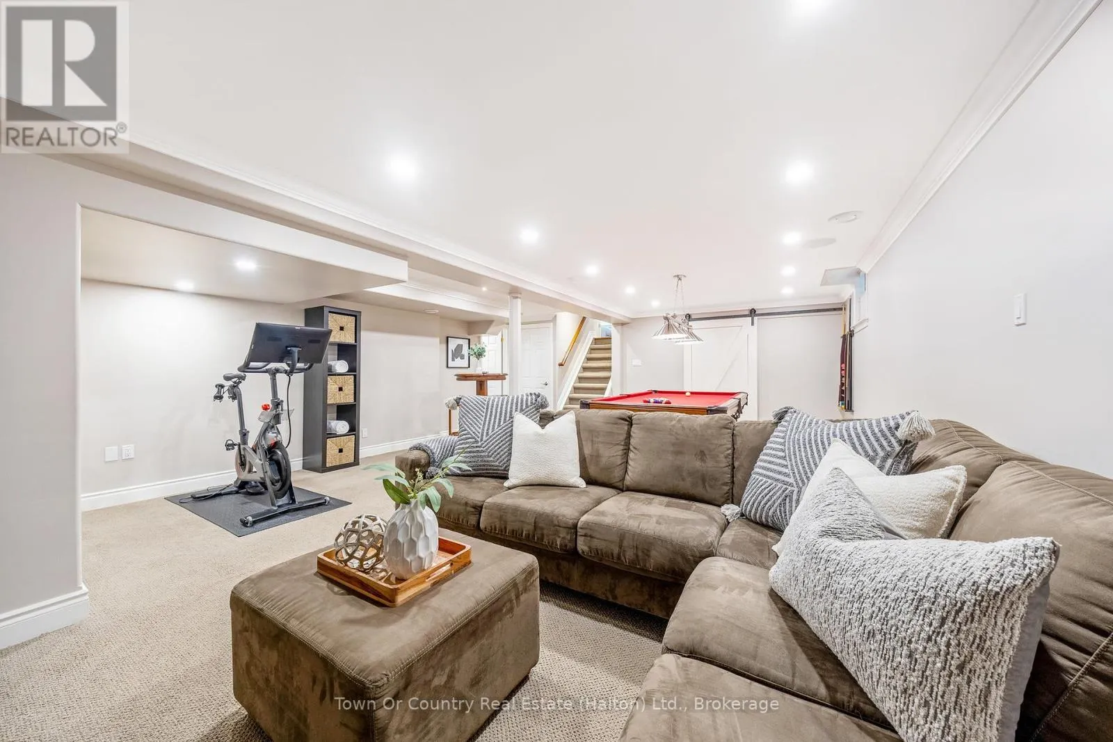 491 WHITE DRIVE