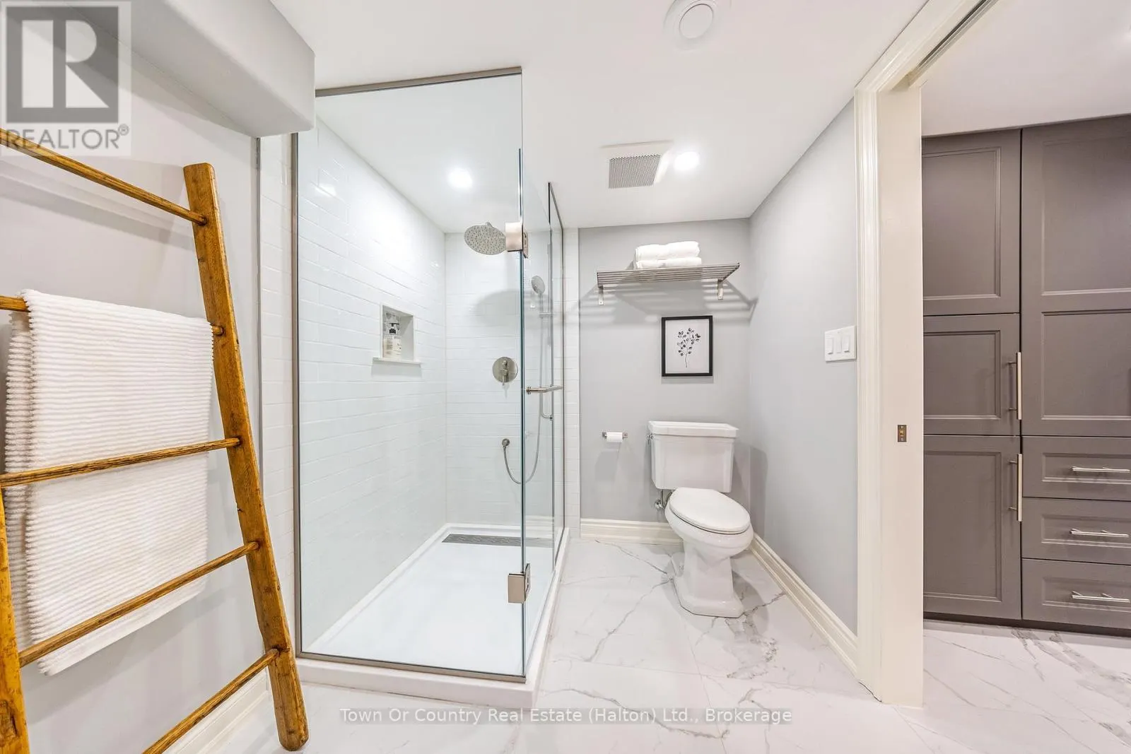 491 WHITE DRIVE