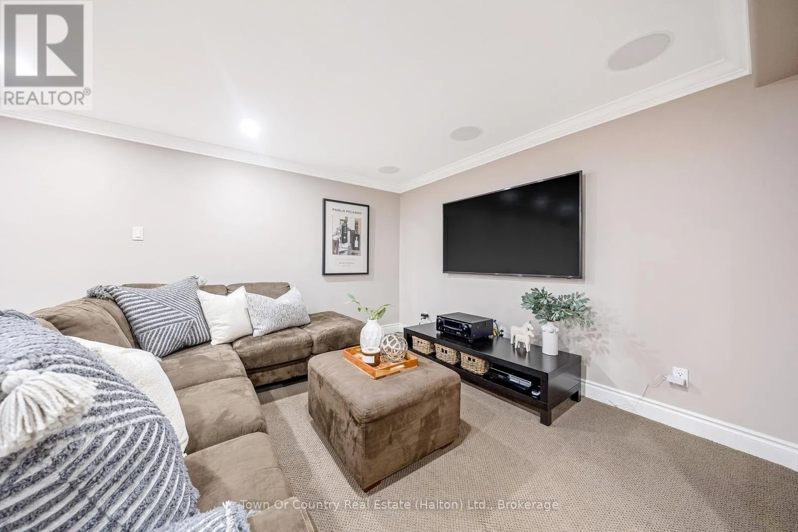 491 WHITE DRIVE