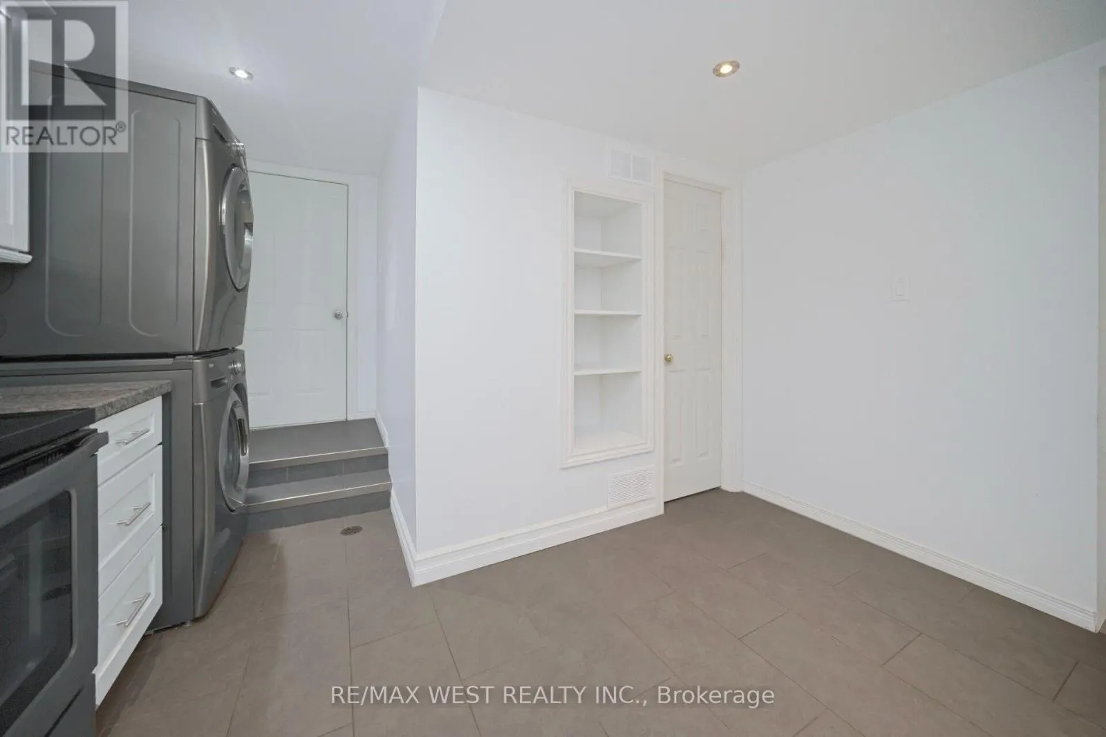 43 FLEMINGTON DRIVE