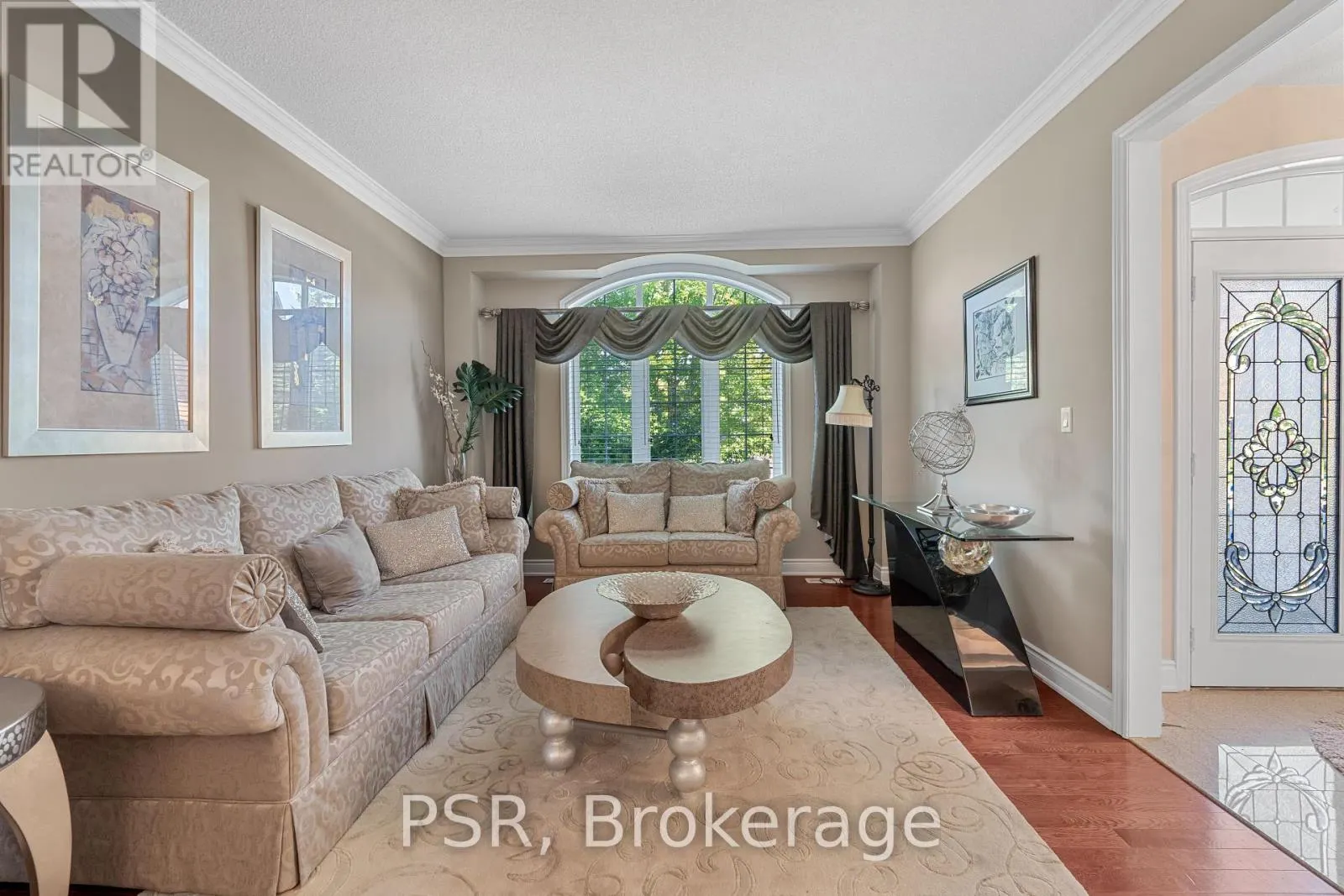 26 LOUVAIN DRIVE