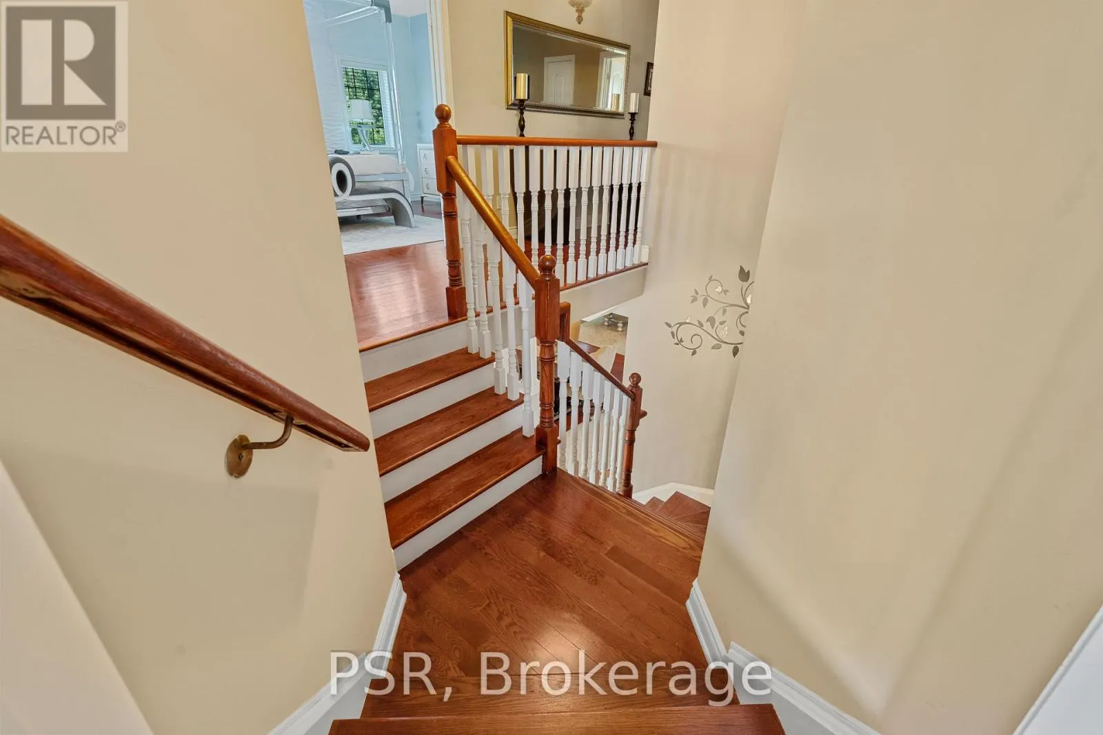 26 LOUVAIN DRIVE