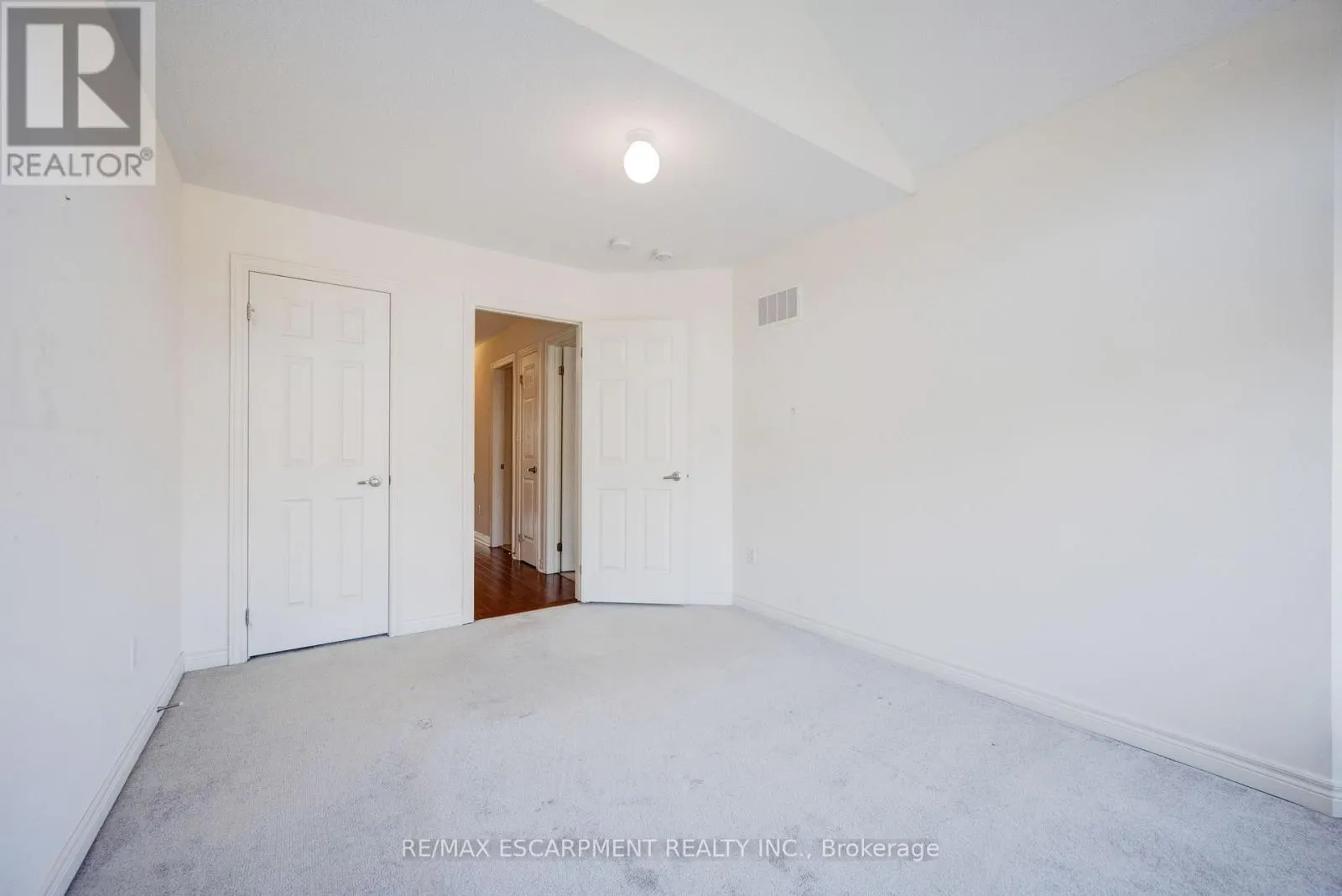 489 DOWNES JACKSON HEIGHTS