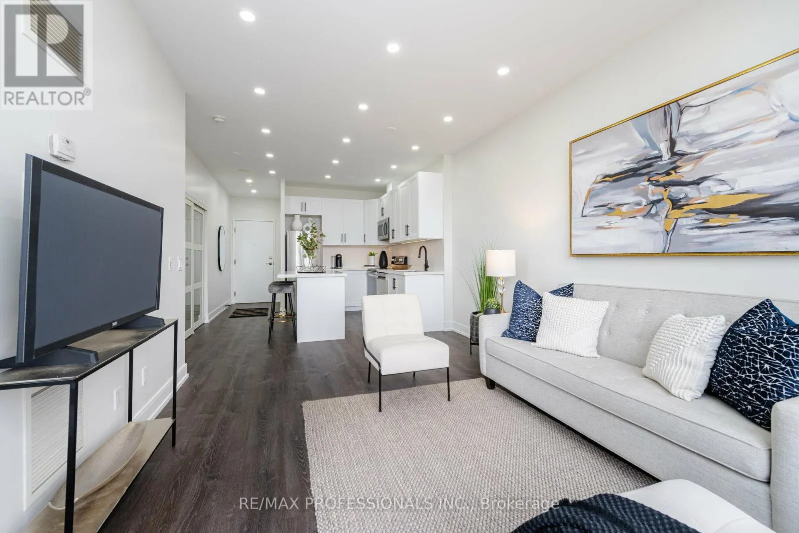 PH21 - 700 HUMBERWOOD BOULEVARD