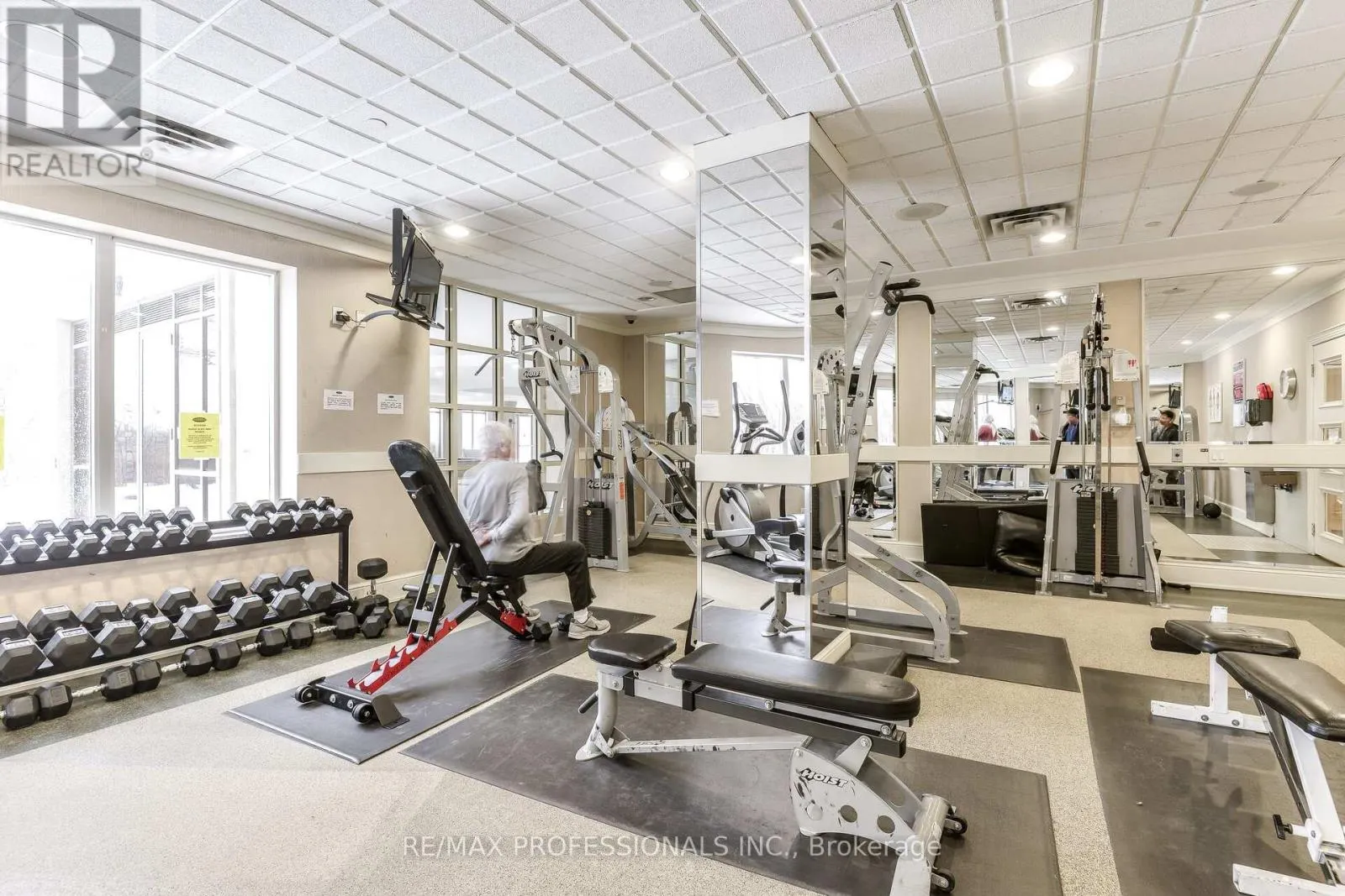 PH21 - 700 HUMBERWOOD BOULEVARD