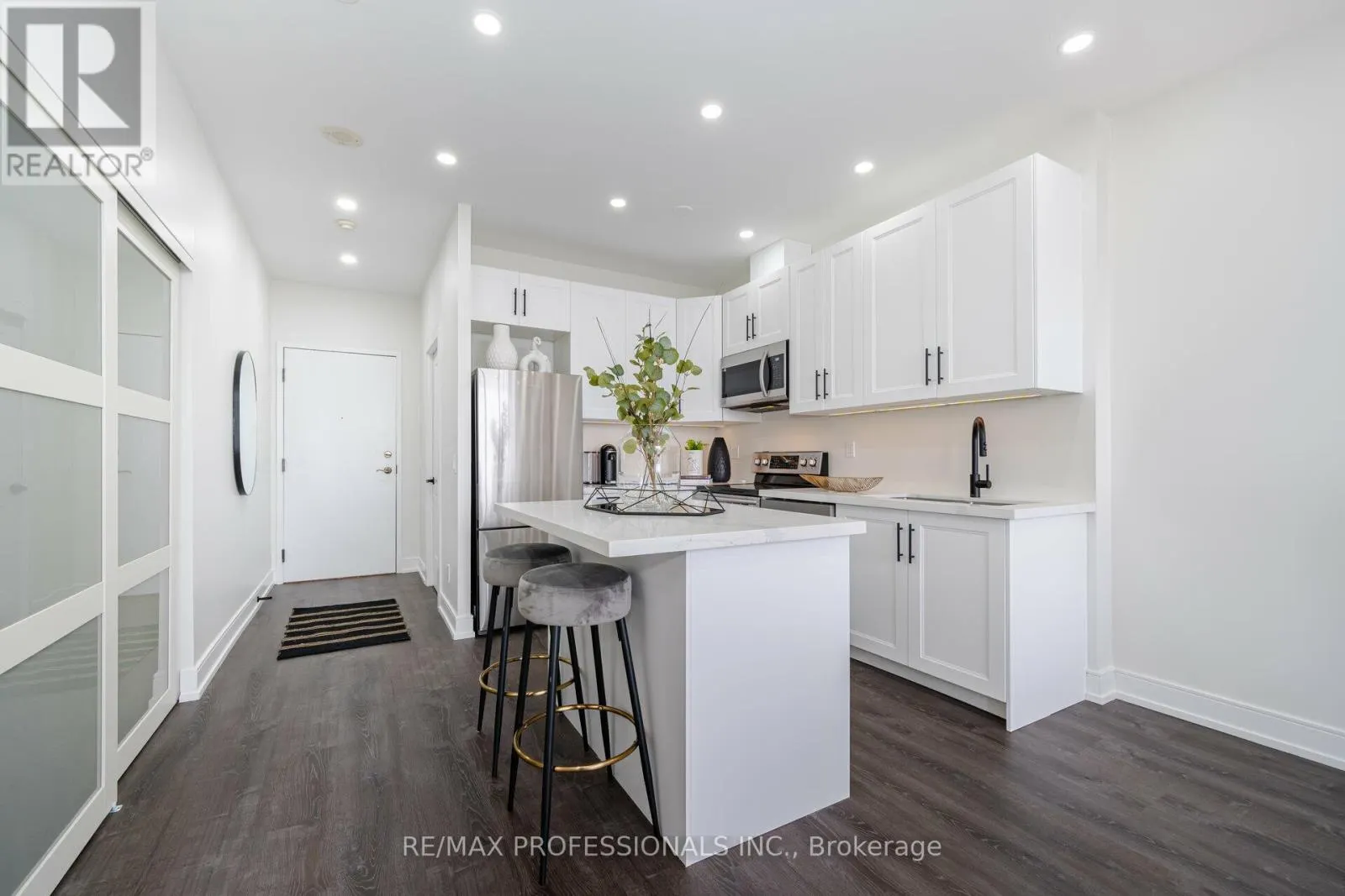 PH21 - 700 HUMBERWOOD BOULEVARD