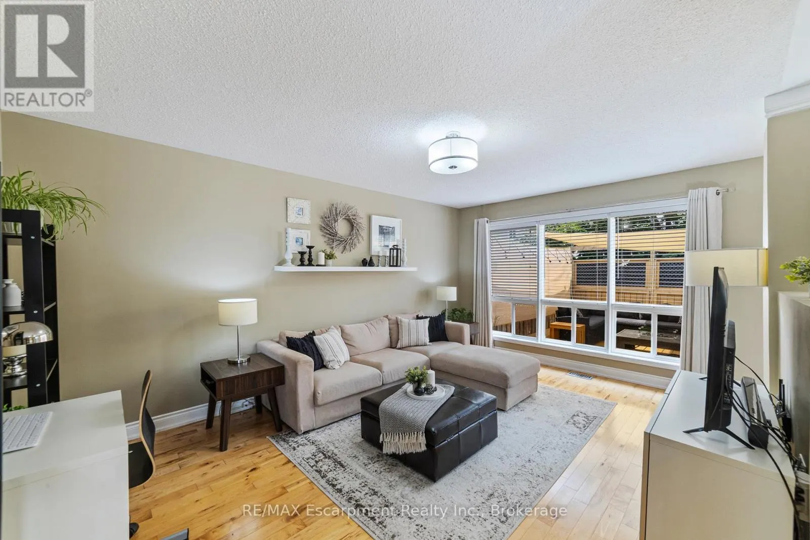 1113 RIDDELL CRESCENT