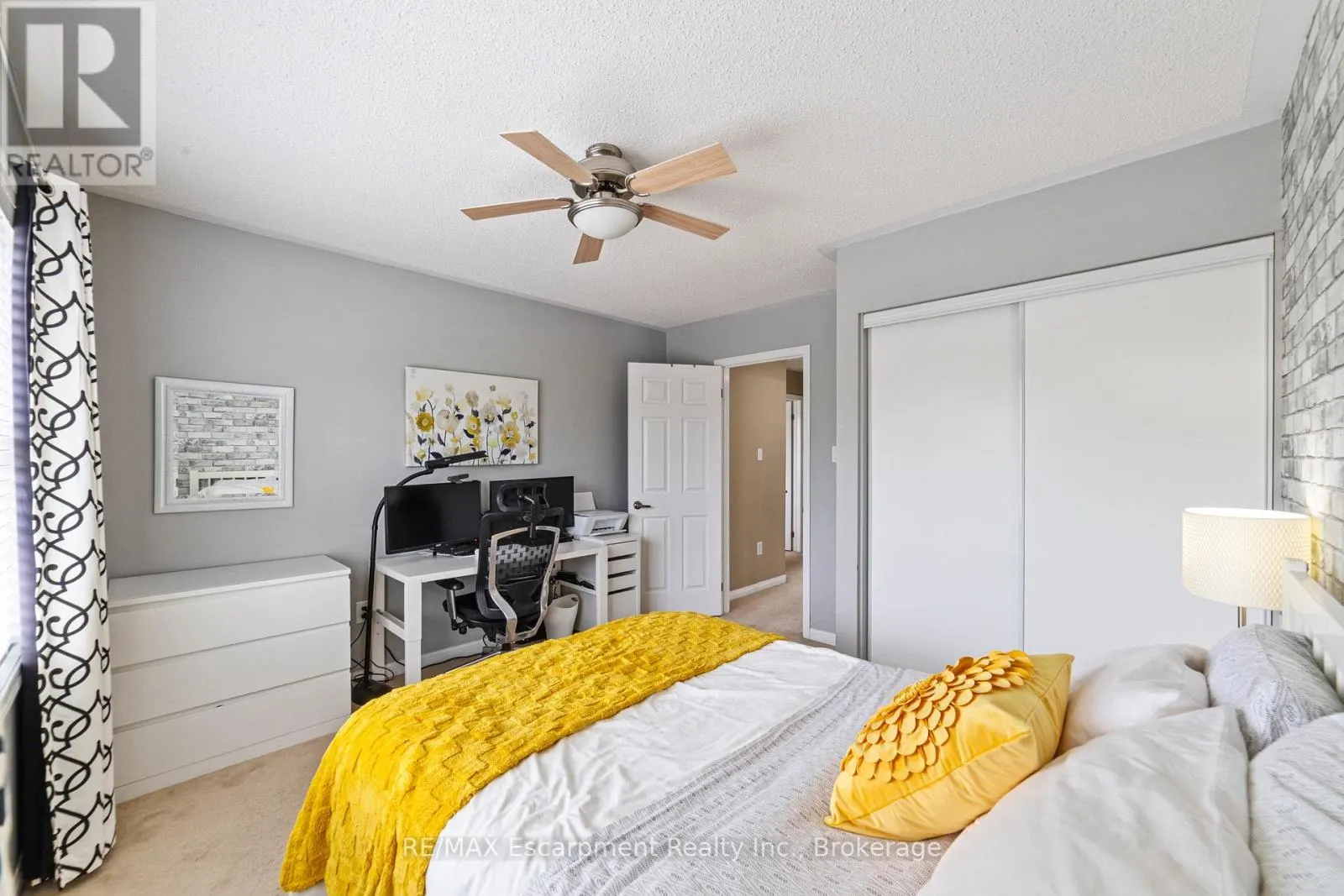 1113 RIDDELL CRESCENT