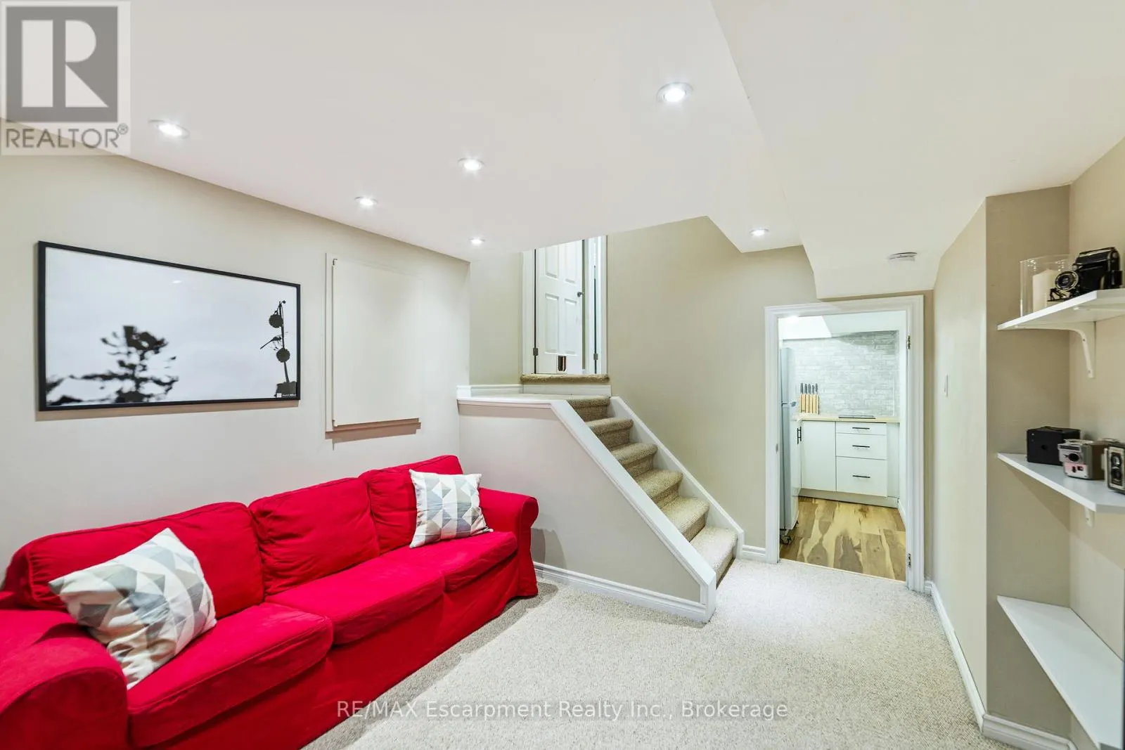 1113 RIDDELL CRESCENT