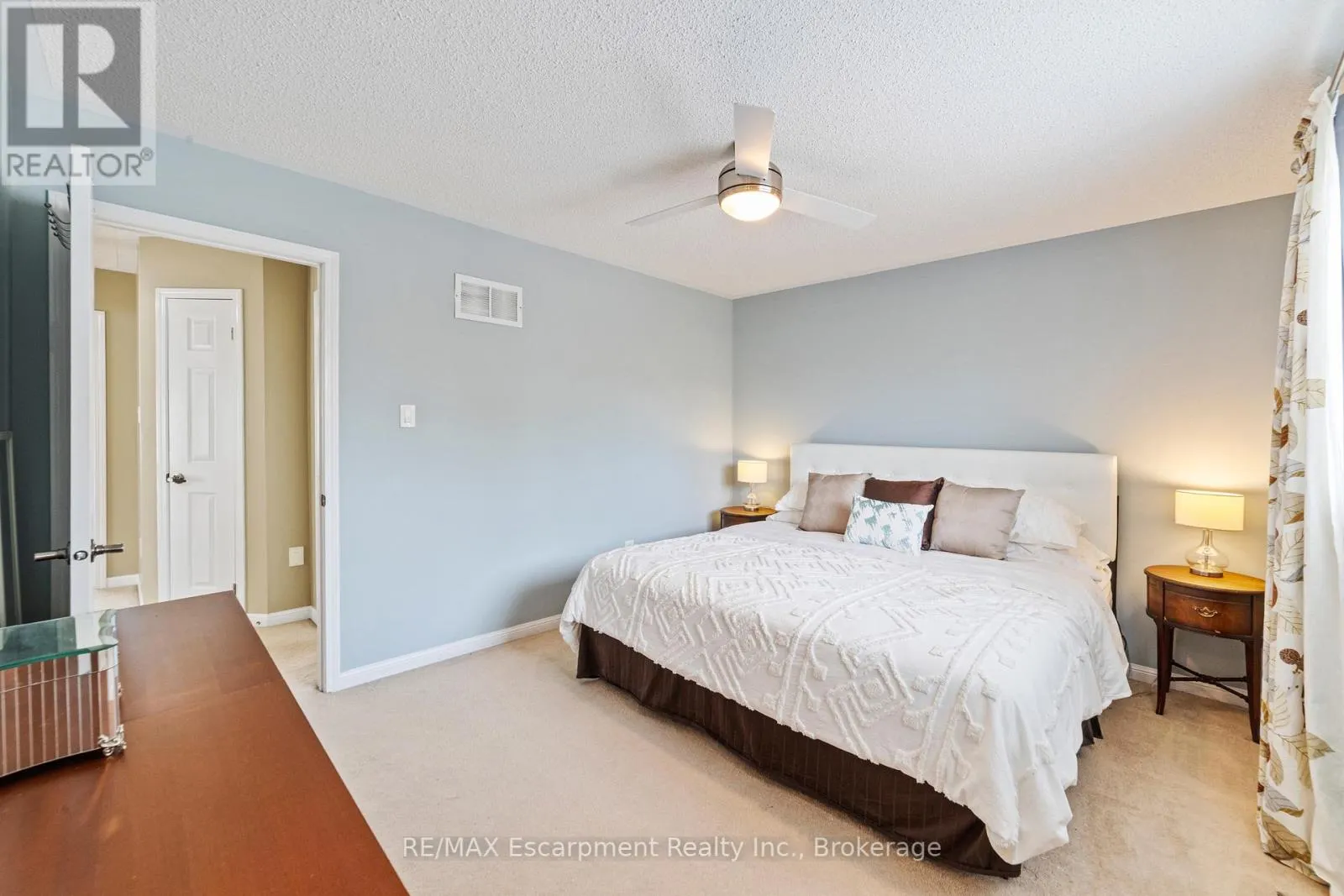1113 RIDDELL CRESCENT